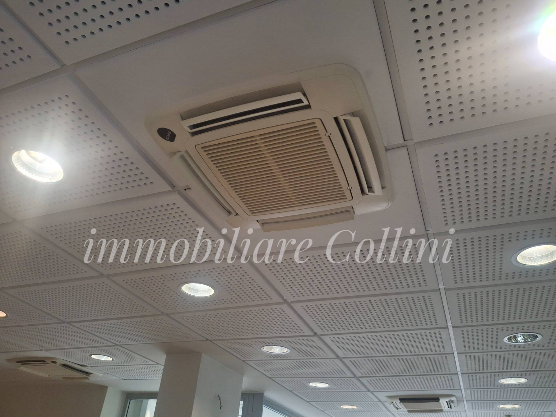 Uffici e Negozi in vendita a Tarcento