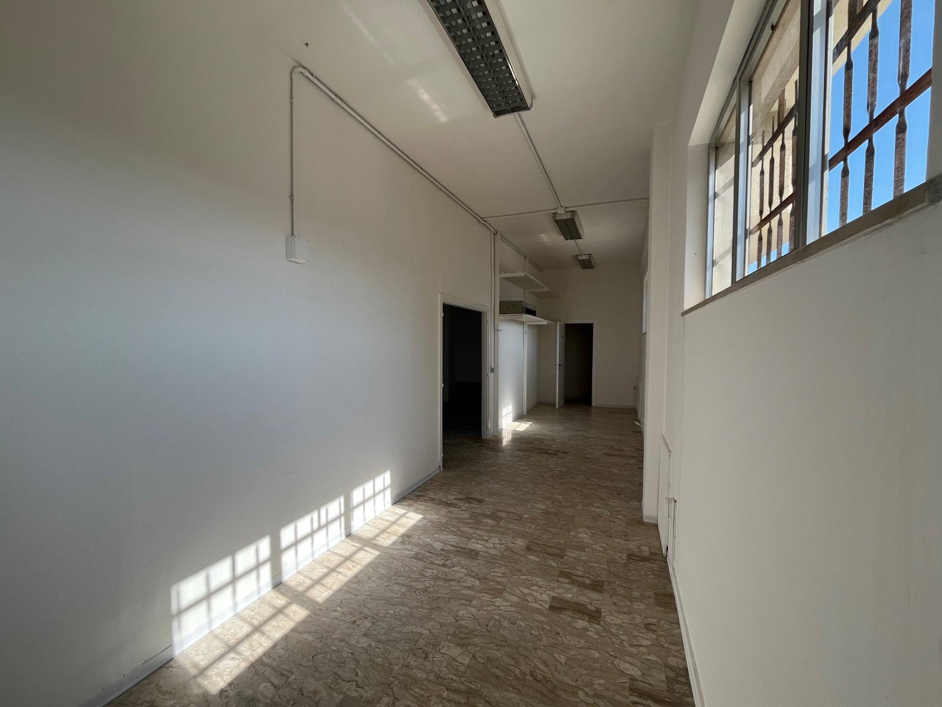 Locale commerciale in affitto a San Giovanni Teatino, Sambuceto