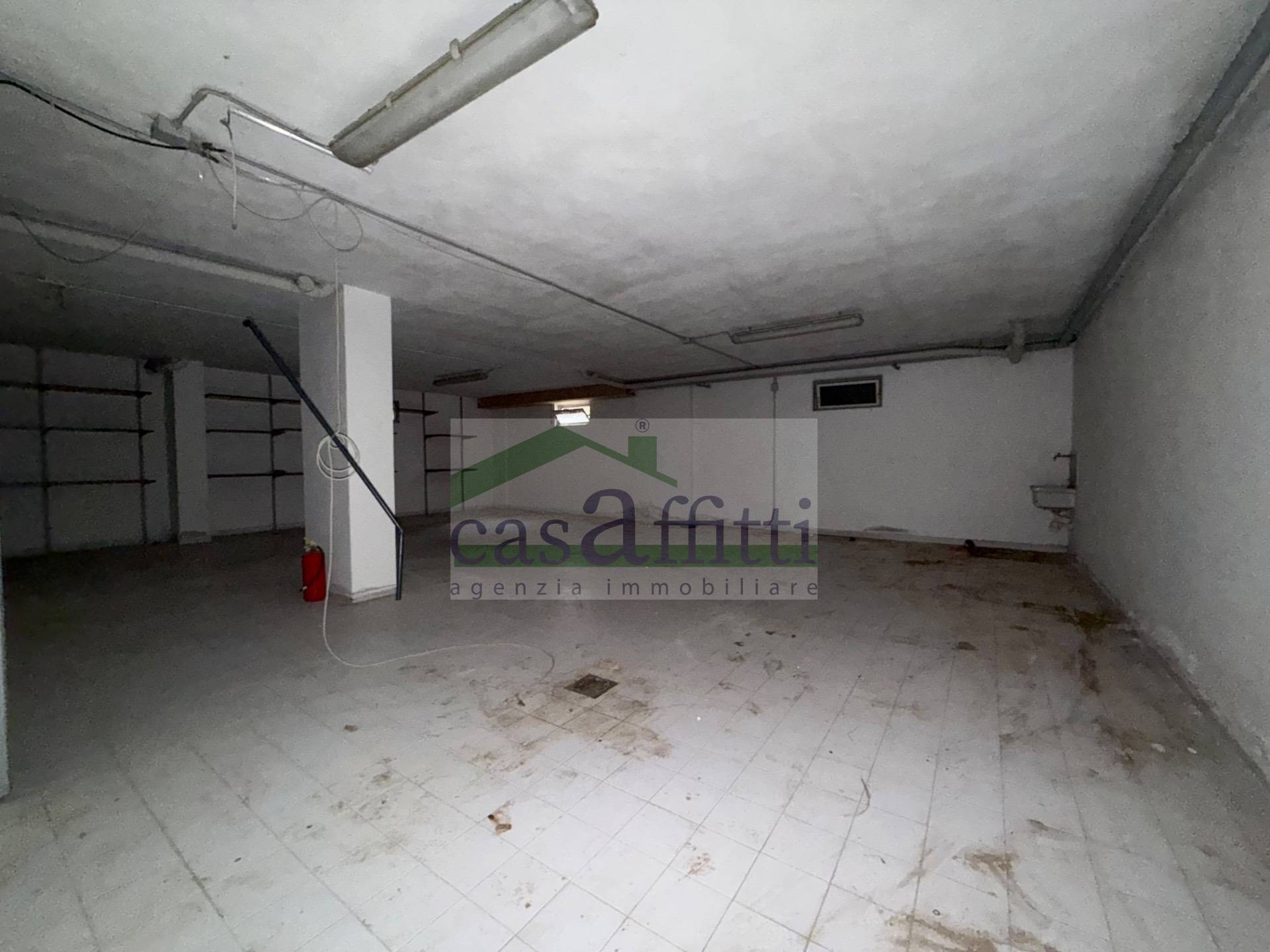 Garage in affitto a Chieti, Chieti Scalo Zona Ospedale