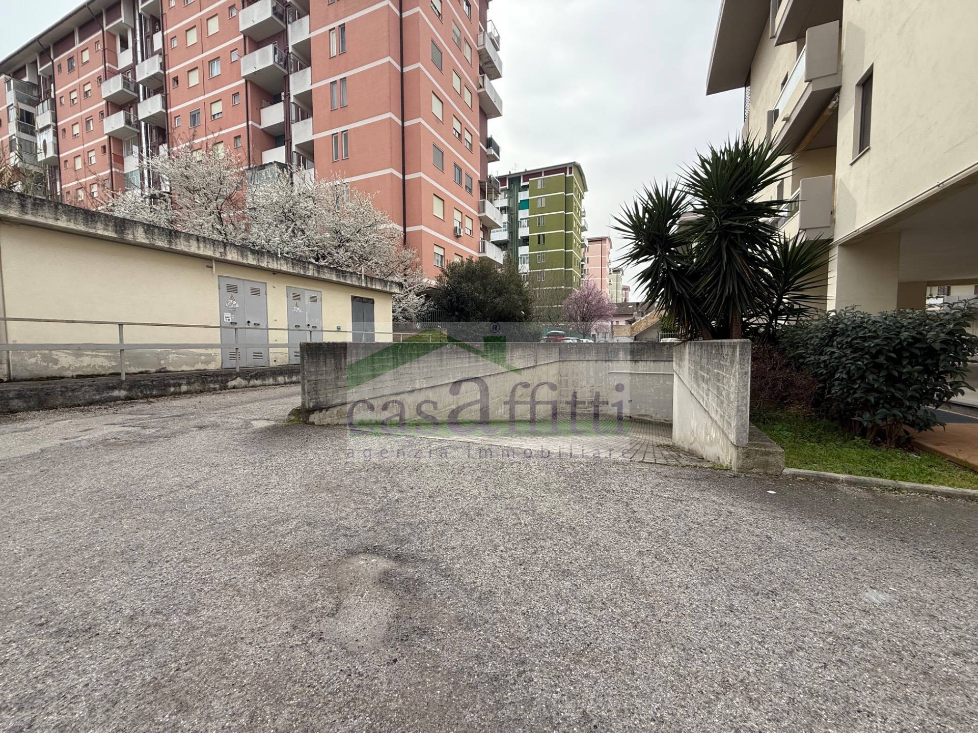Garage in affitto a Chieti, Chieti Scalo Zona Ospedale