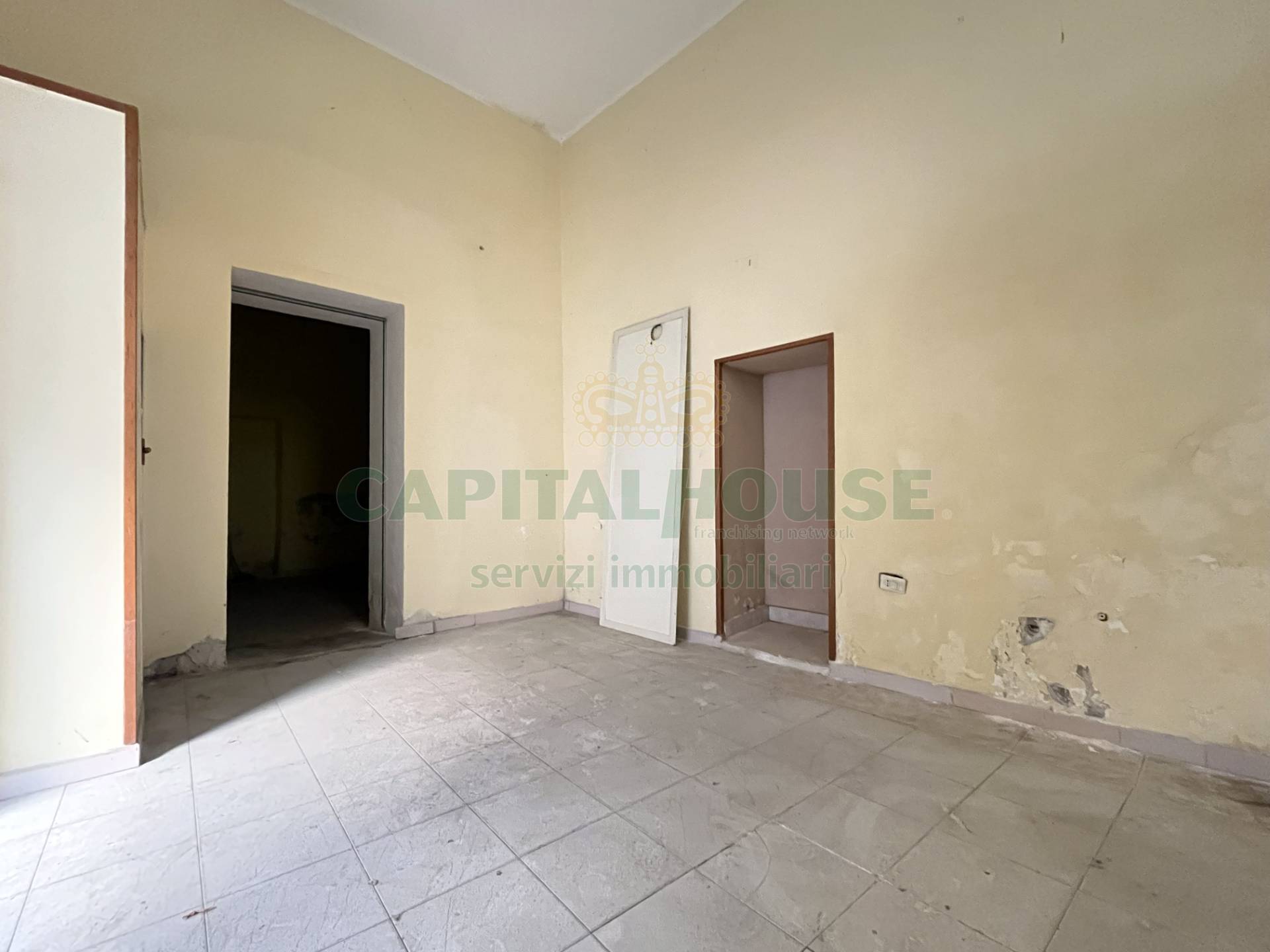 Commerciale in vendita a Capua