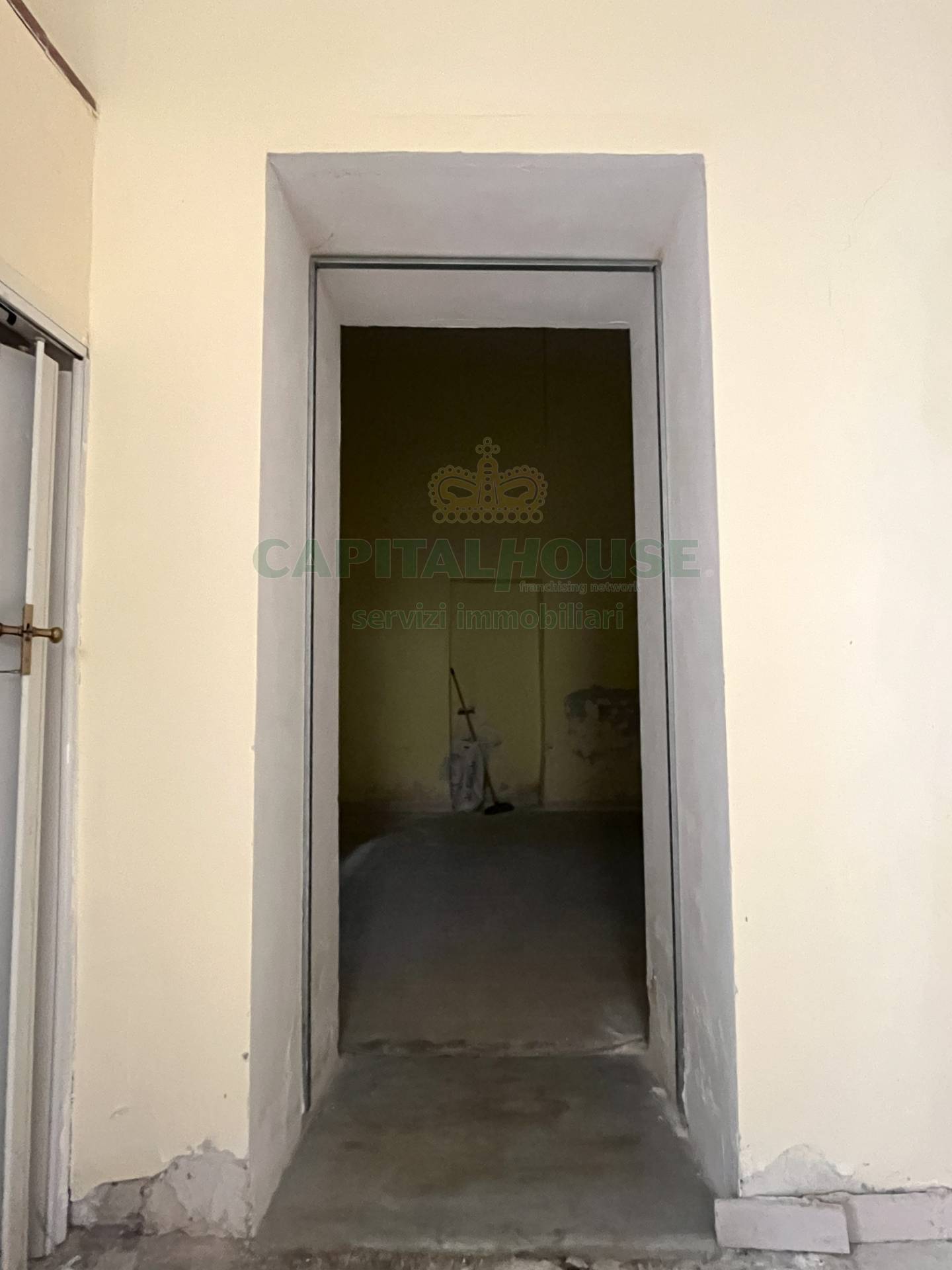 Commerciale in vendita a Capua