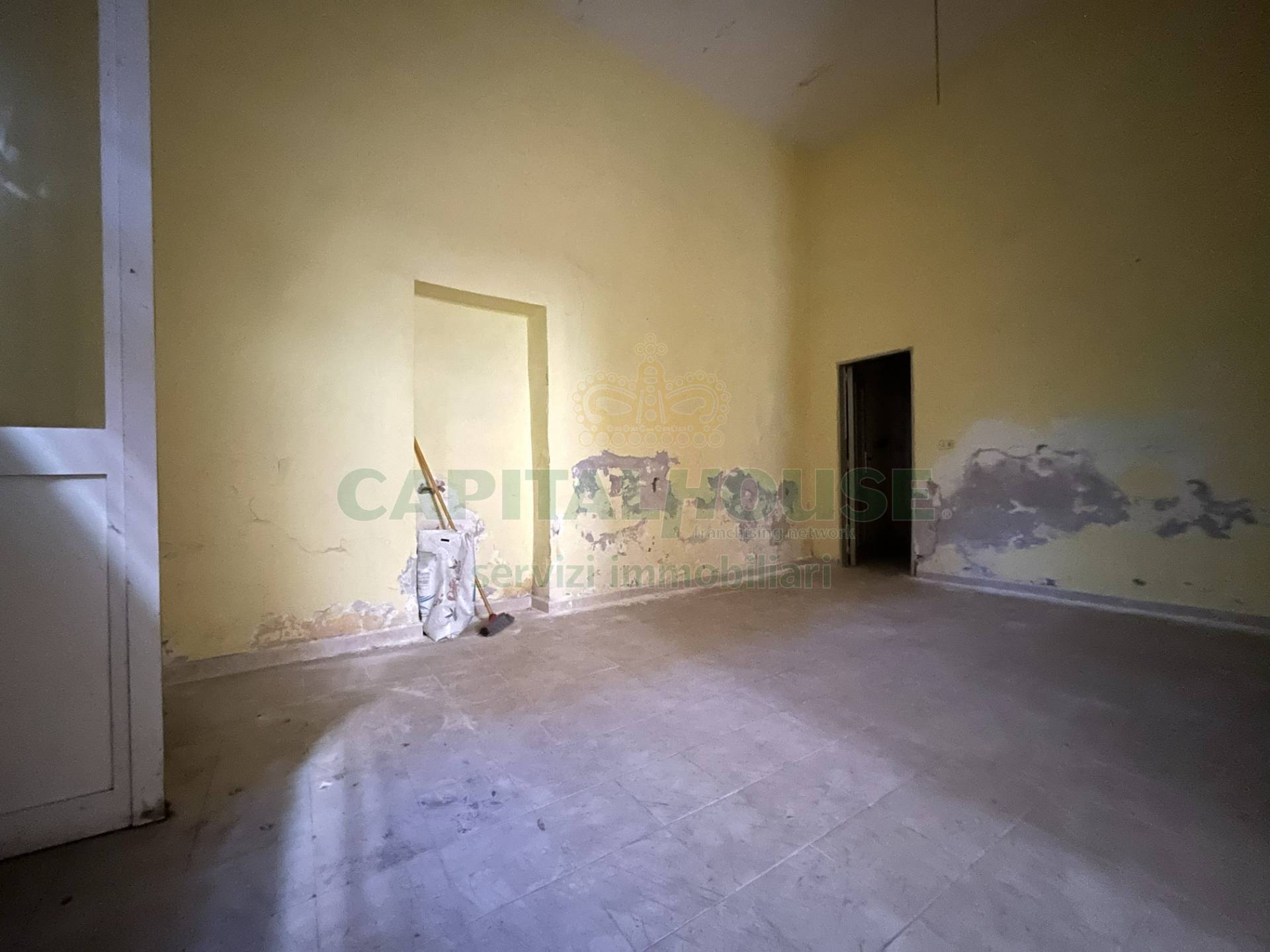 Commerciale in vendita a Capua