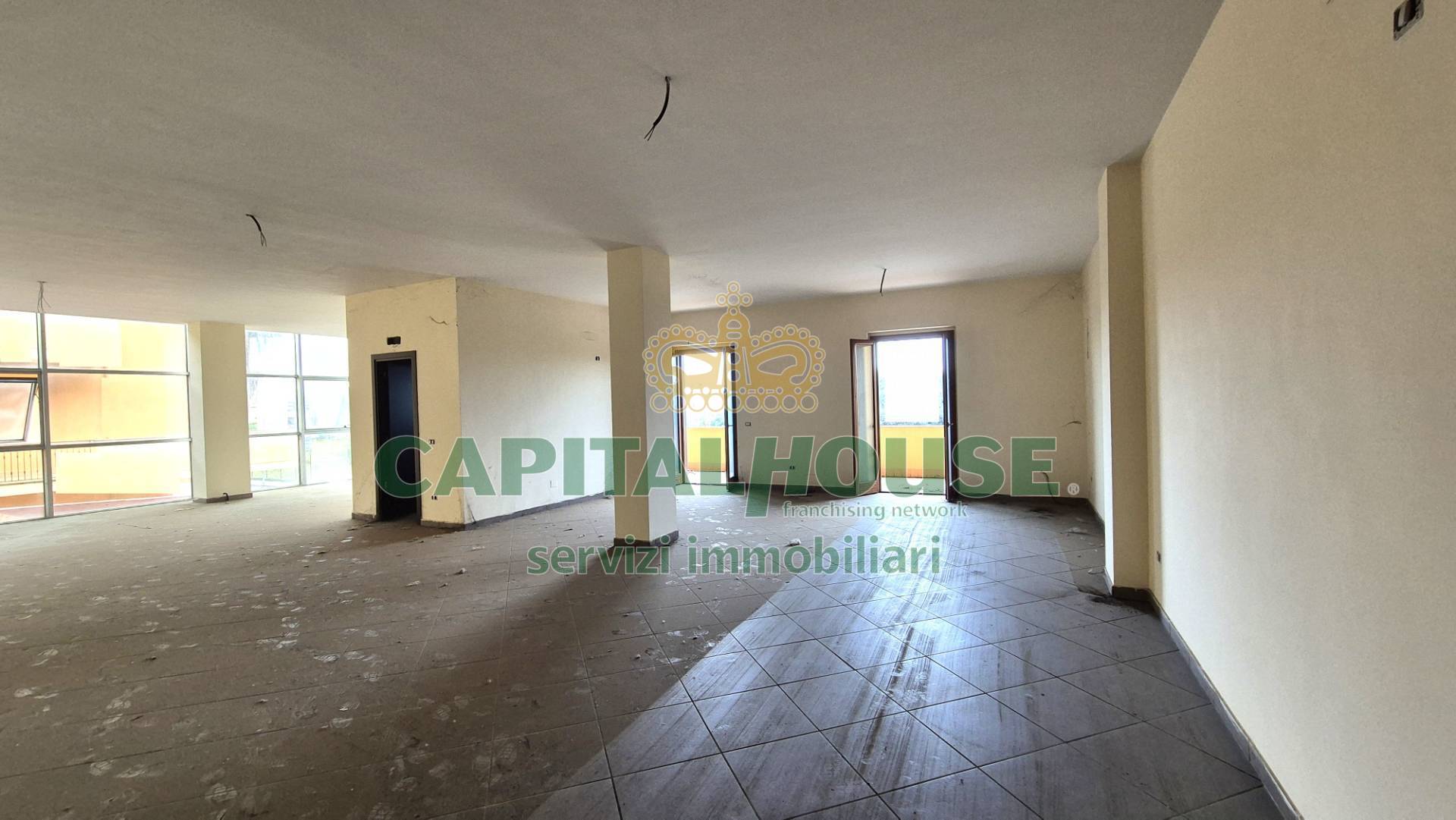 Ufficio in vendita a Portico di Caserta