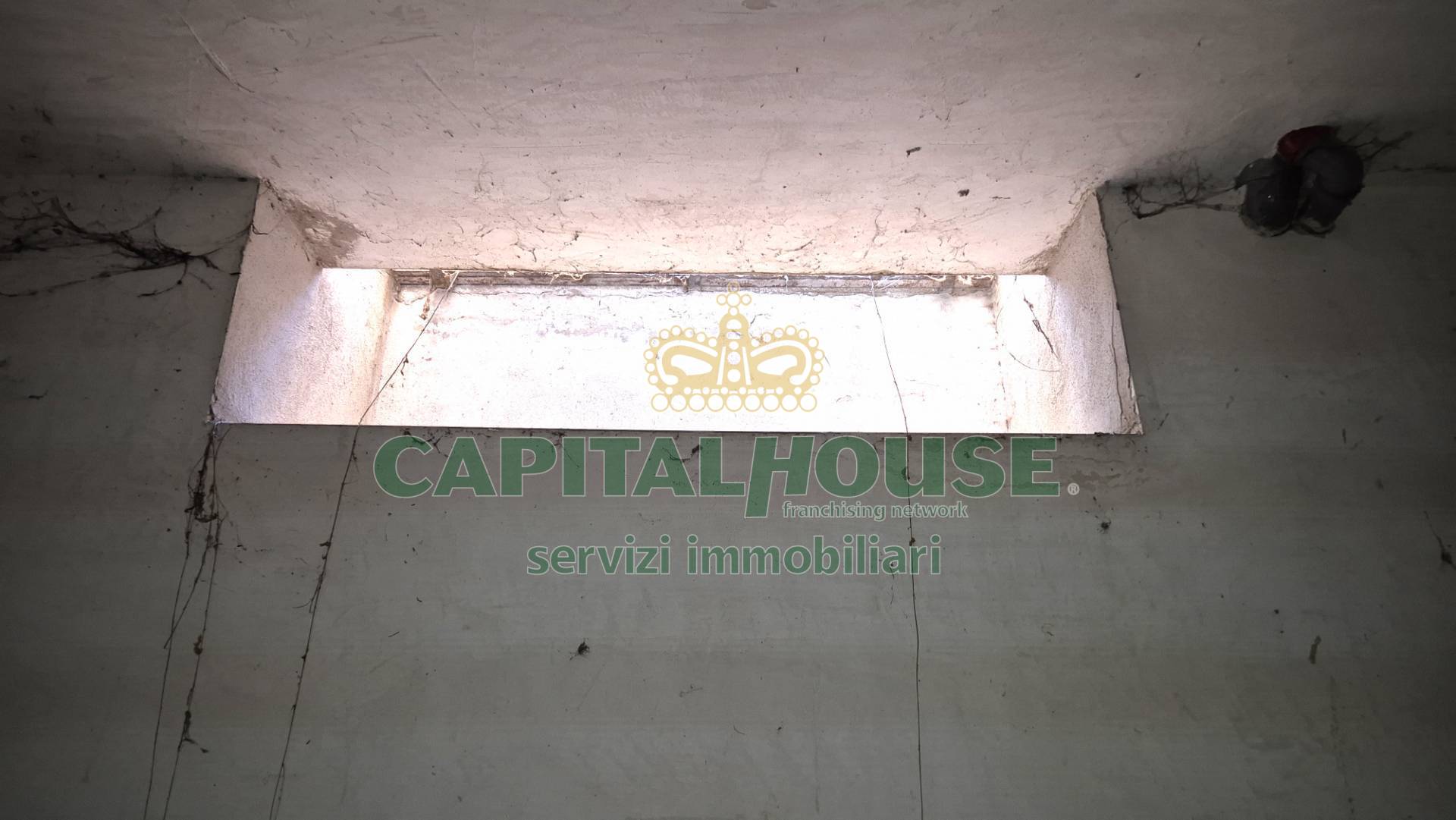 Commerciale in vendita a Portico di Caserta