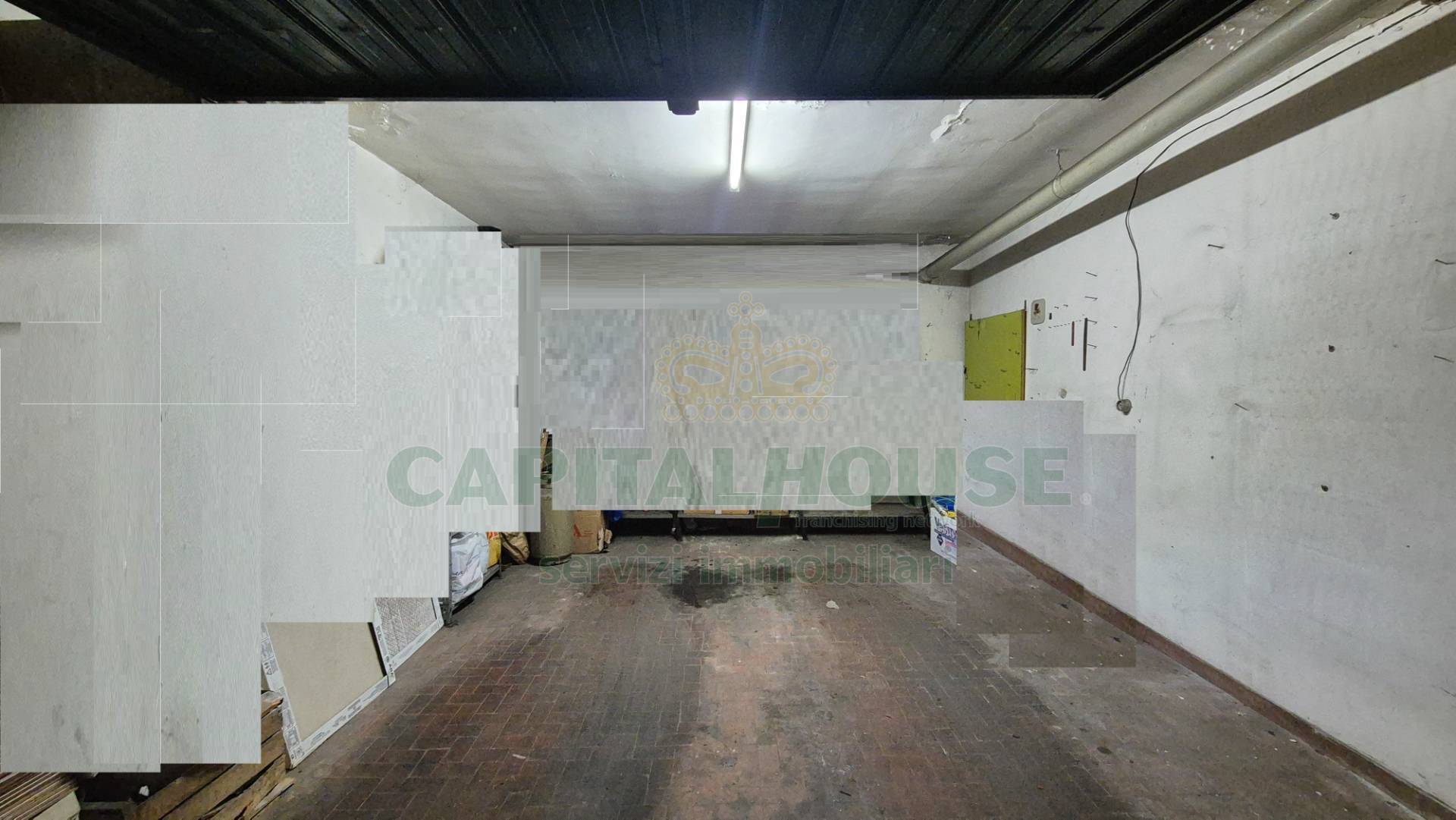 Box o garage in vendita a Casagiove