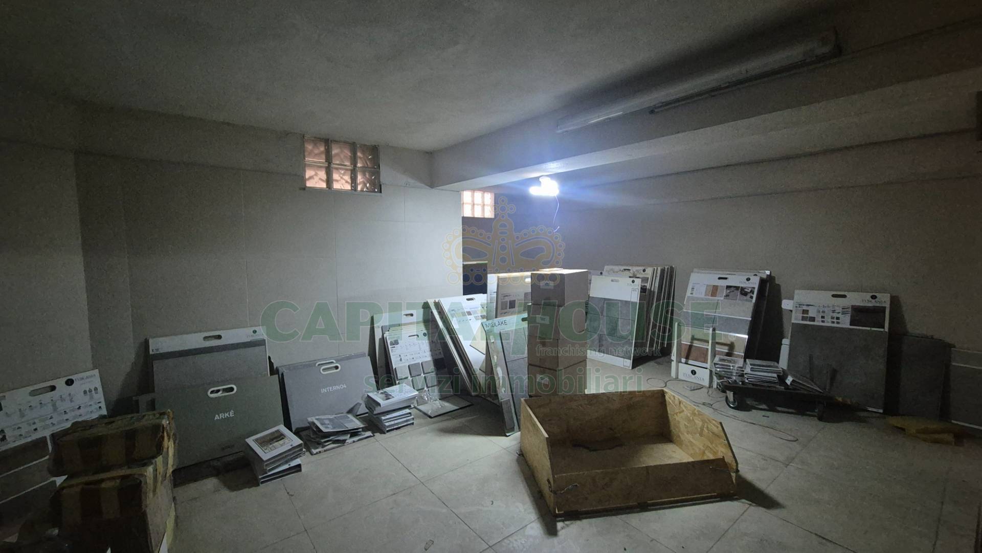 Box o garage in vendita a Macerata Campania