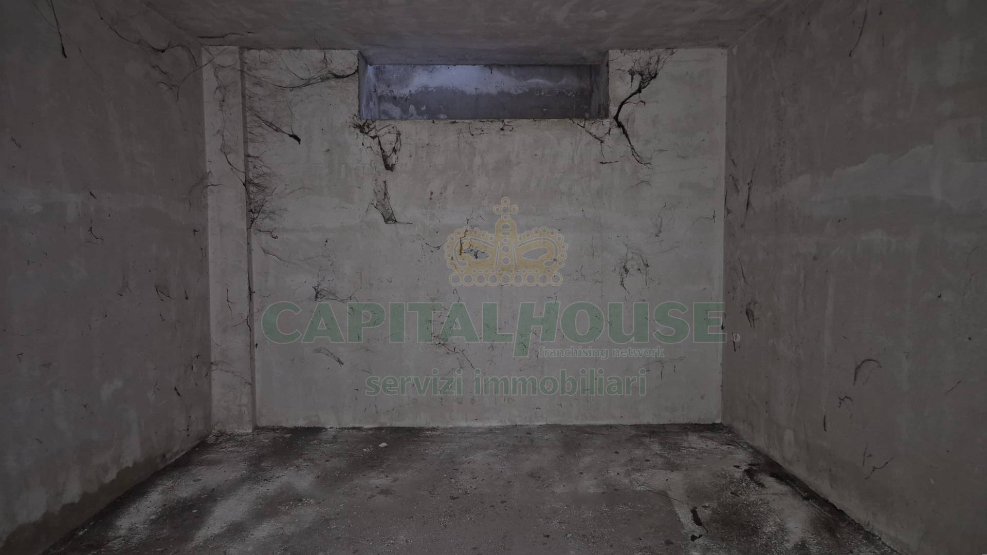 Box o garage in vendita a Portico di Caserta