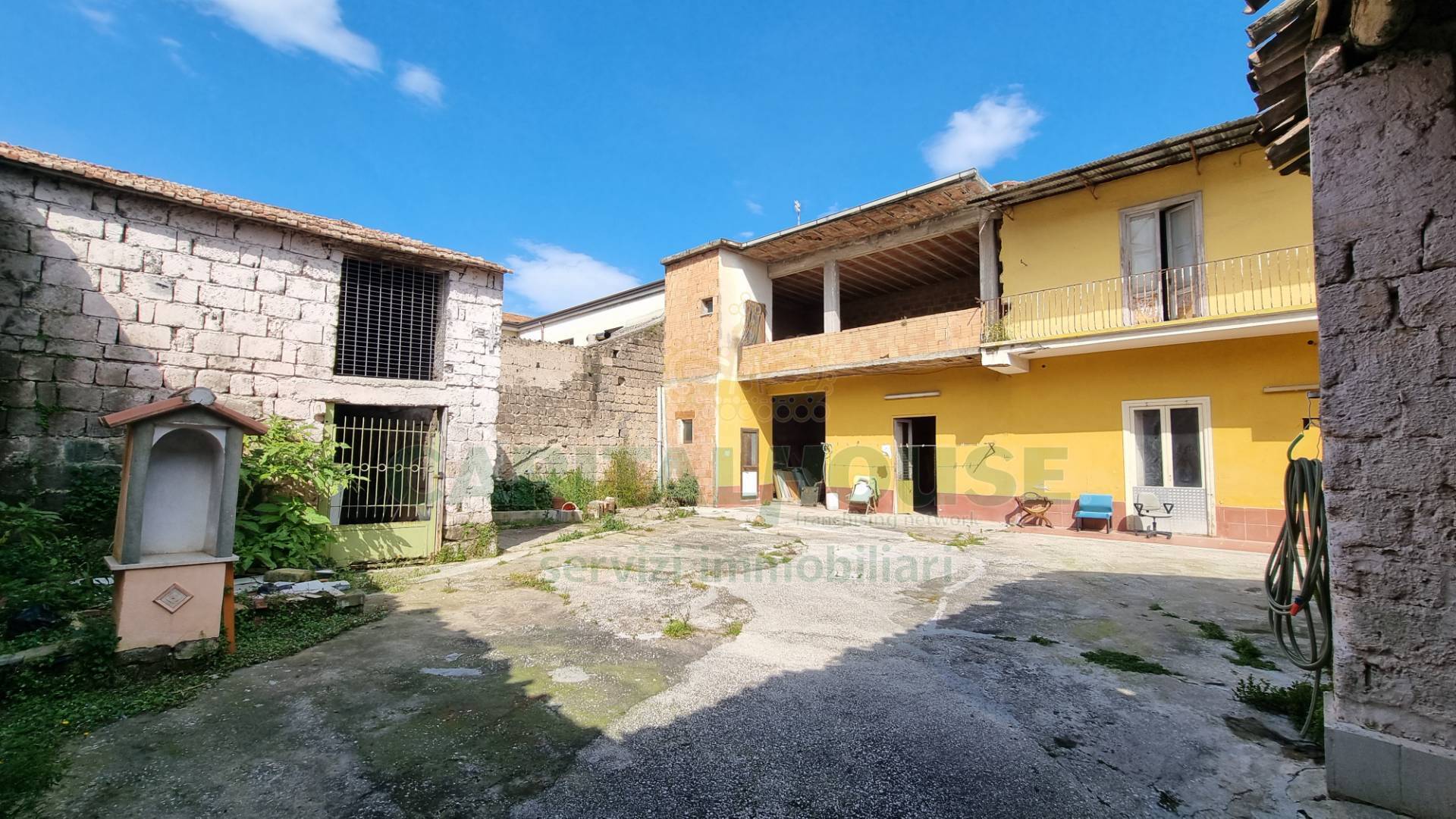 Indipendente in vendita a Macerata Campania