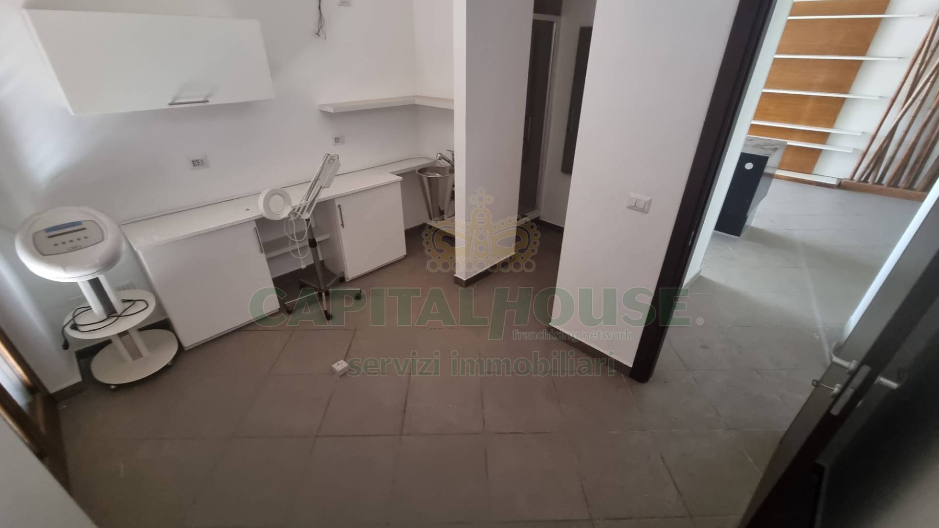 Ufficio in vendita a Portico di Caserta