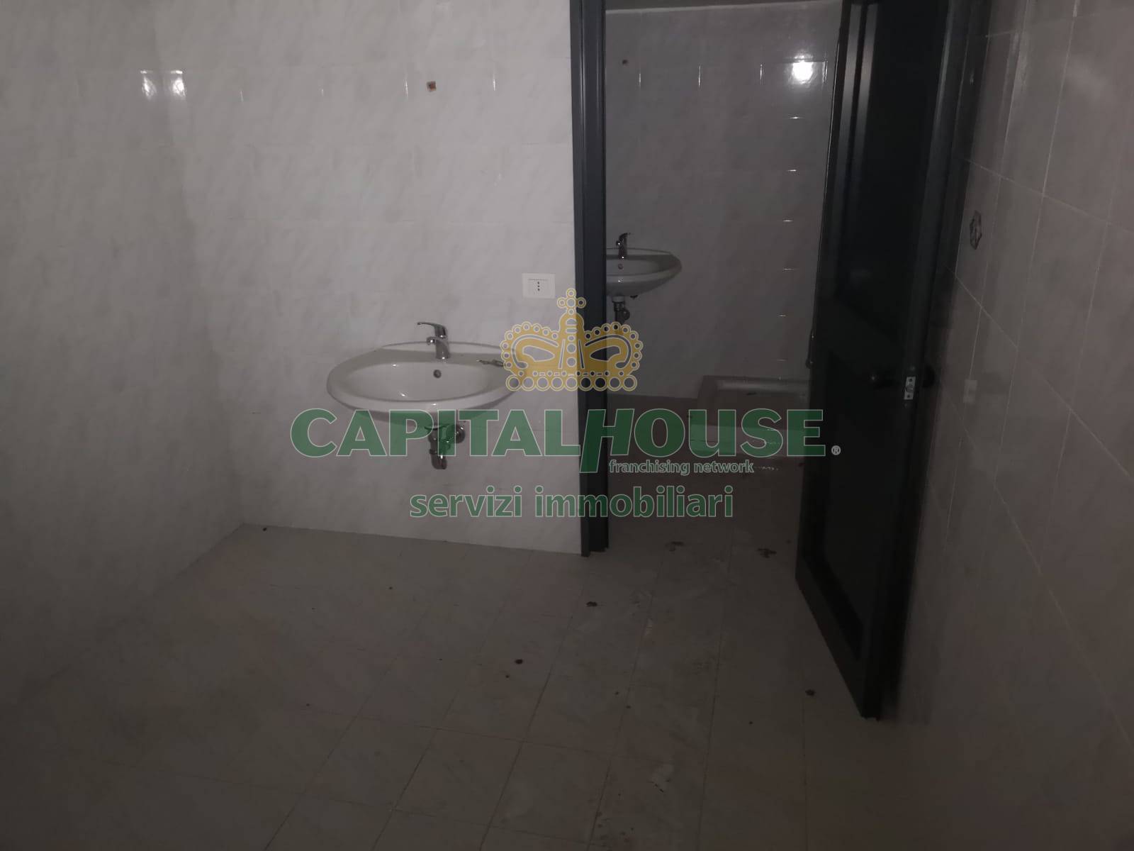 Commerciale in affitto a San Nicola la Strada