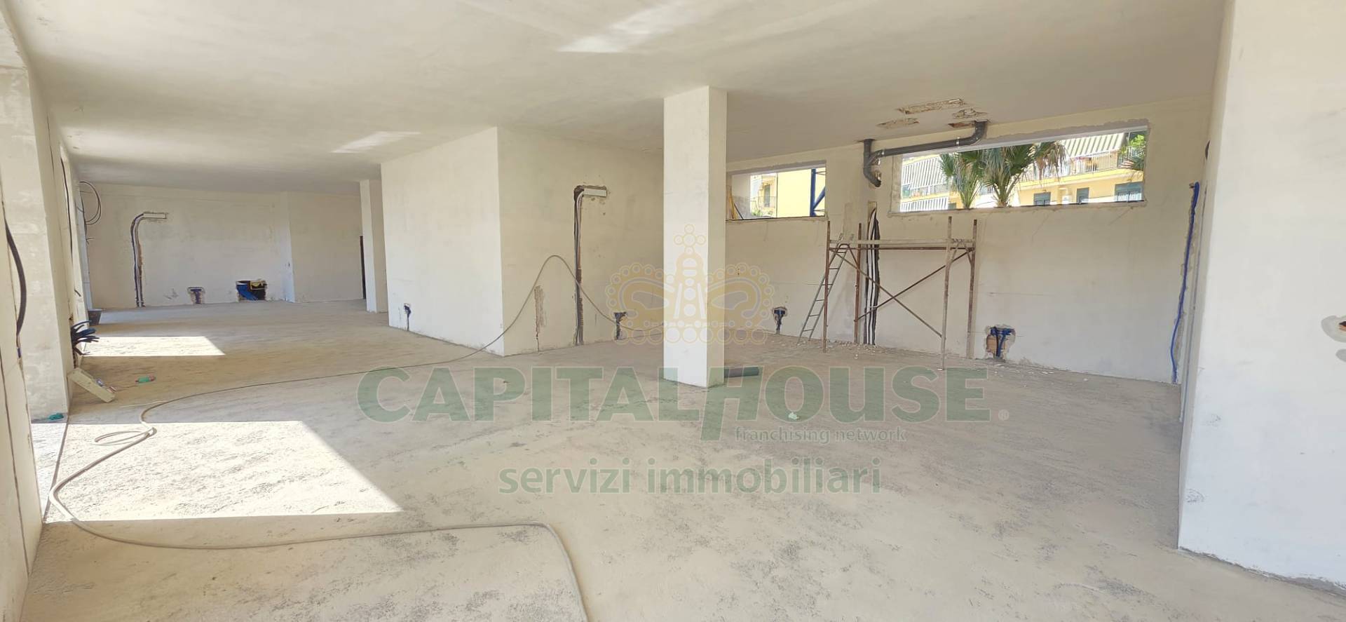 Commerciale in affitto a San Nicola la Strada, Ex S.Gobain