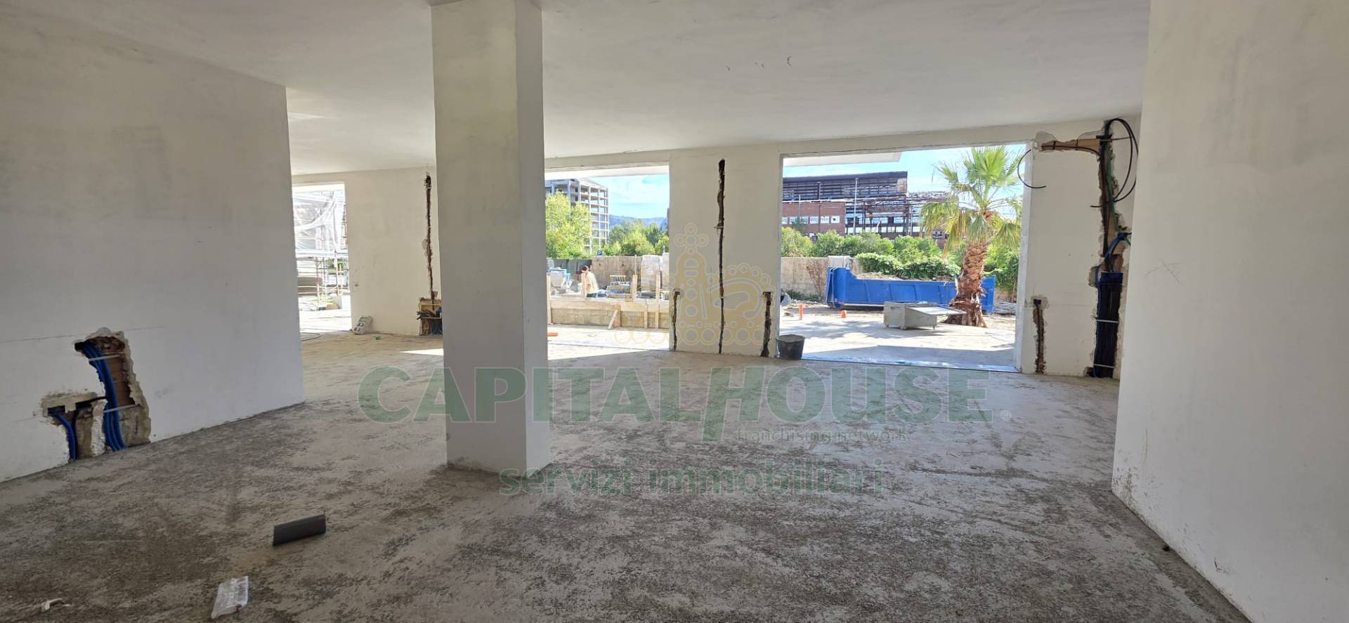 Commerciale in affitto a San Nicola la Strada, Ex S.Gobain