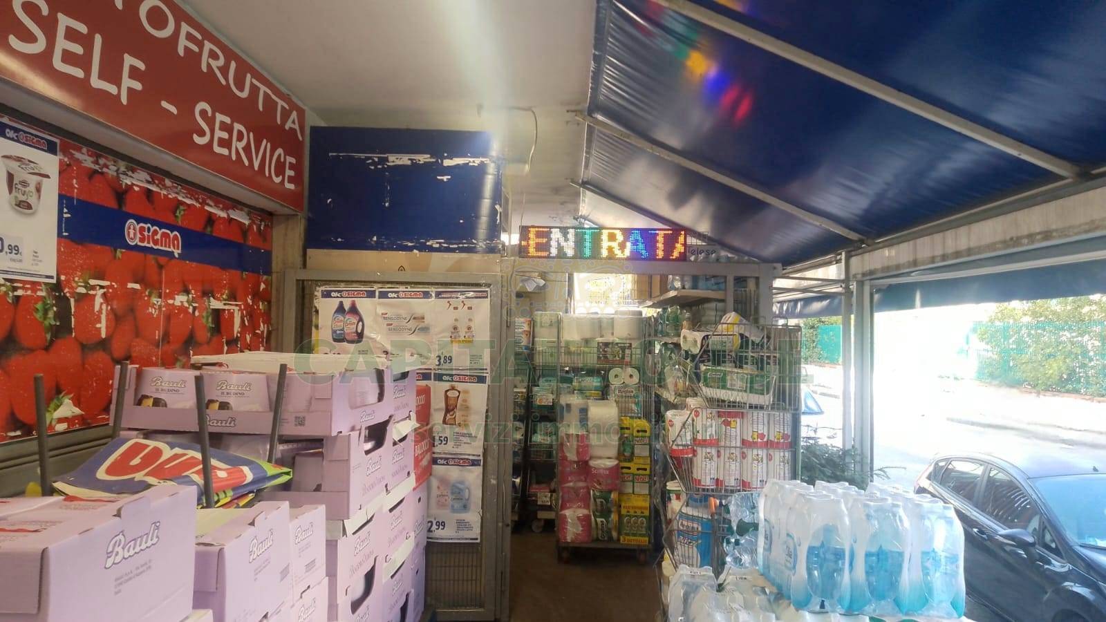 Commerciale in affitto a San Nicola la Strada, Michitto