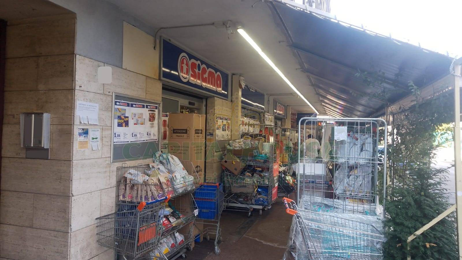 Commerciale in affitto a San Nicola la Strada, Michitto