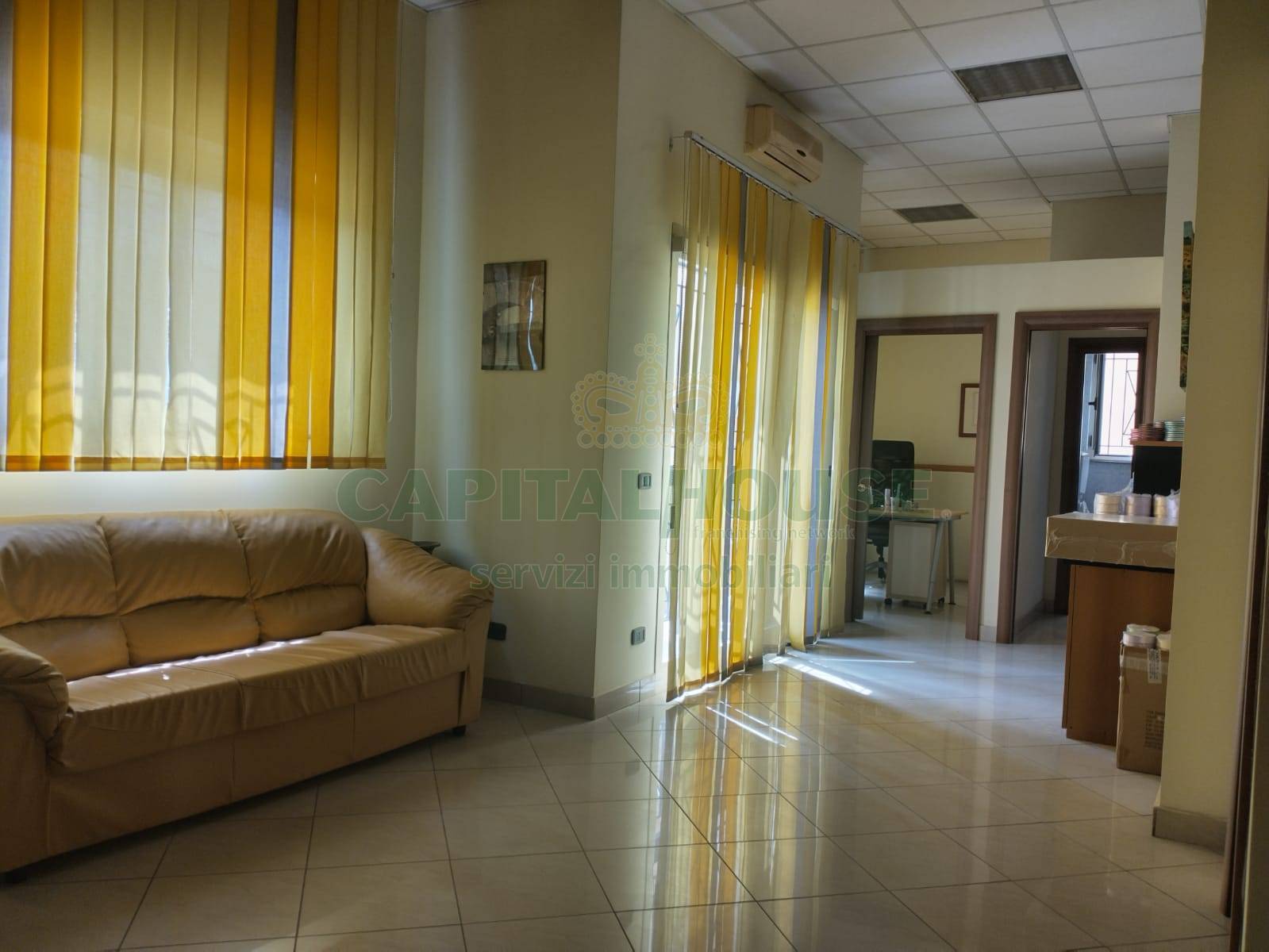 Ufficio in affitto a Santa Maria Capua Vetere, Zona nuova
