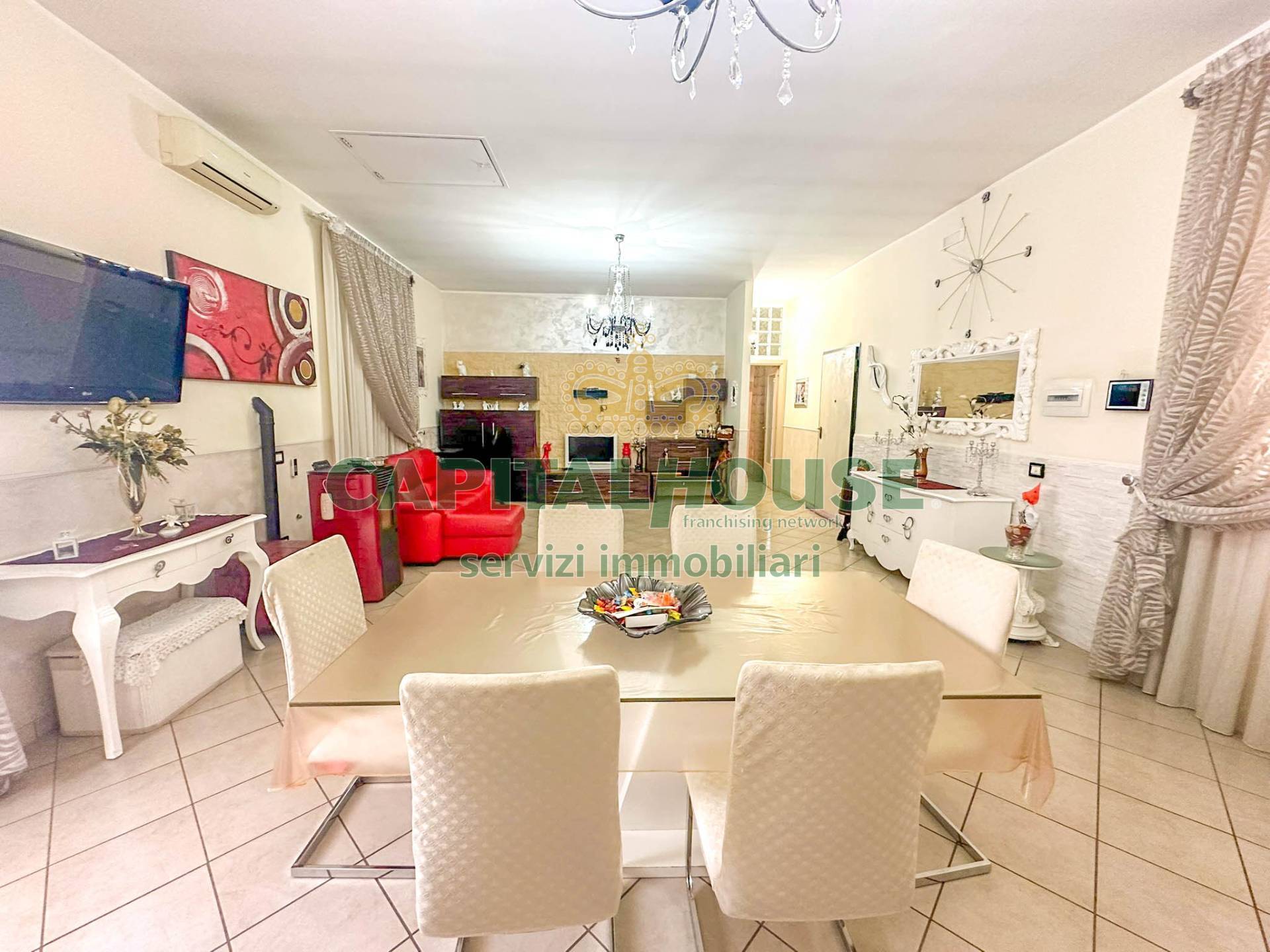 Appartamento in corte in vendita a San Prisco, Zona Centrale