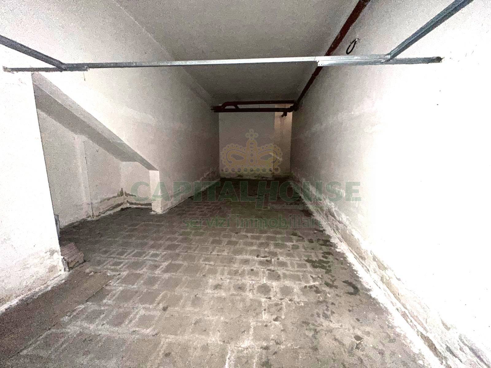 Box o garage in affitto a Capua