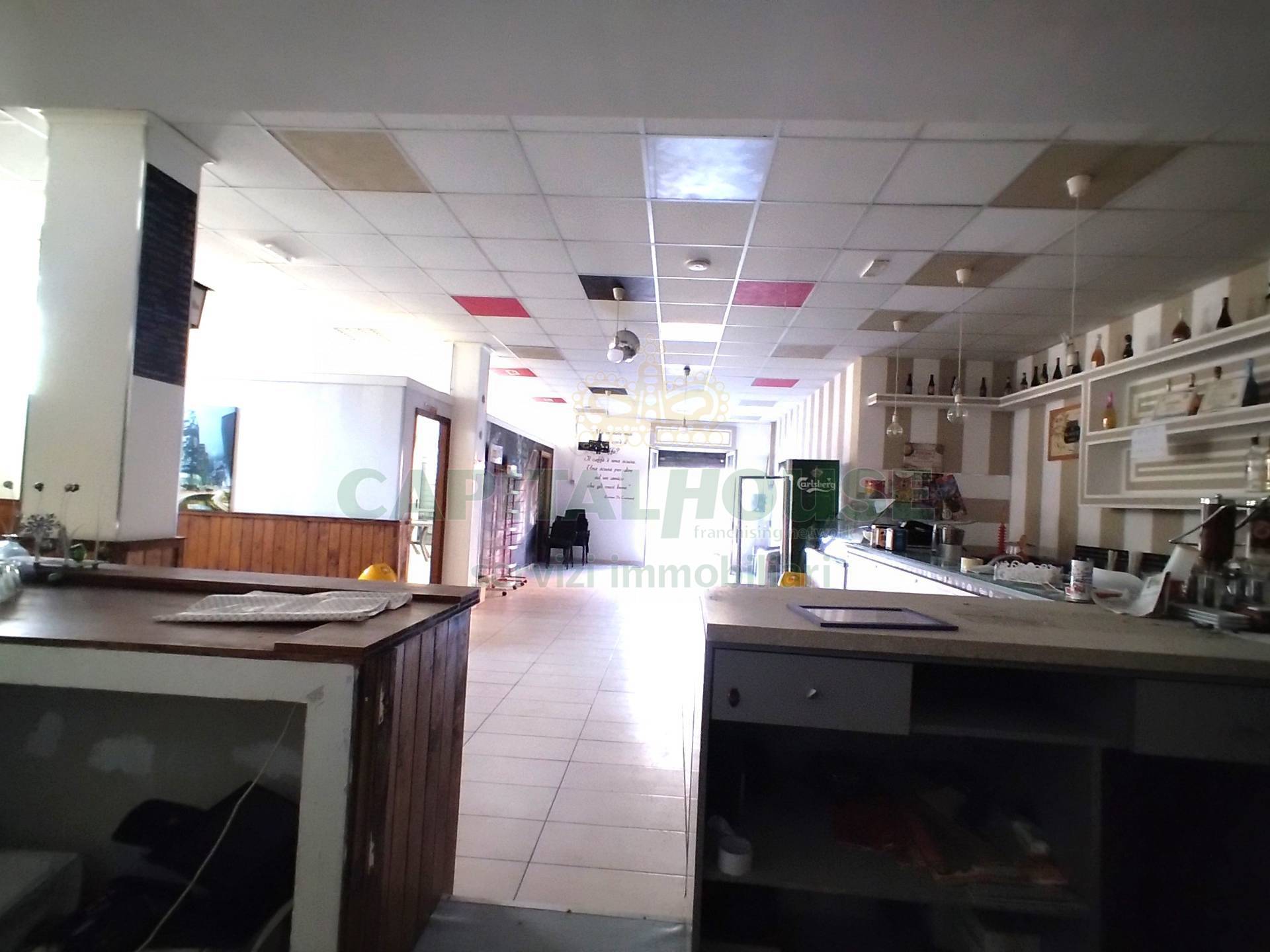 Commerciale in affitto a Curti