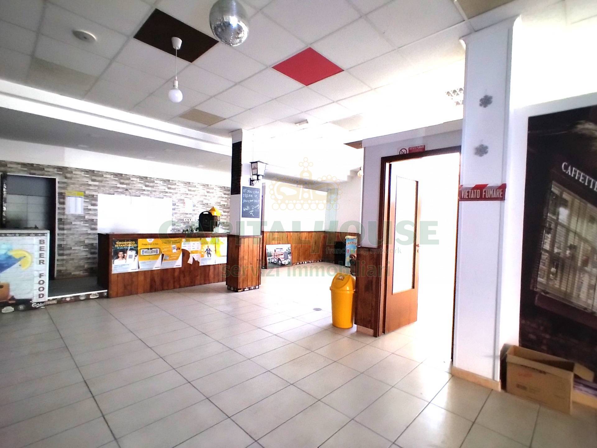 Commerciale in affitto a Curti