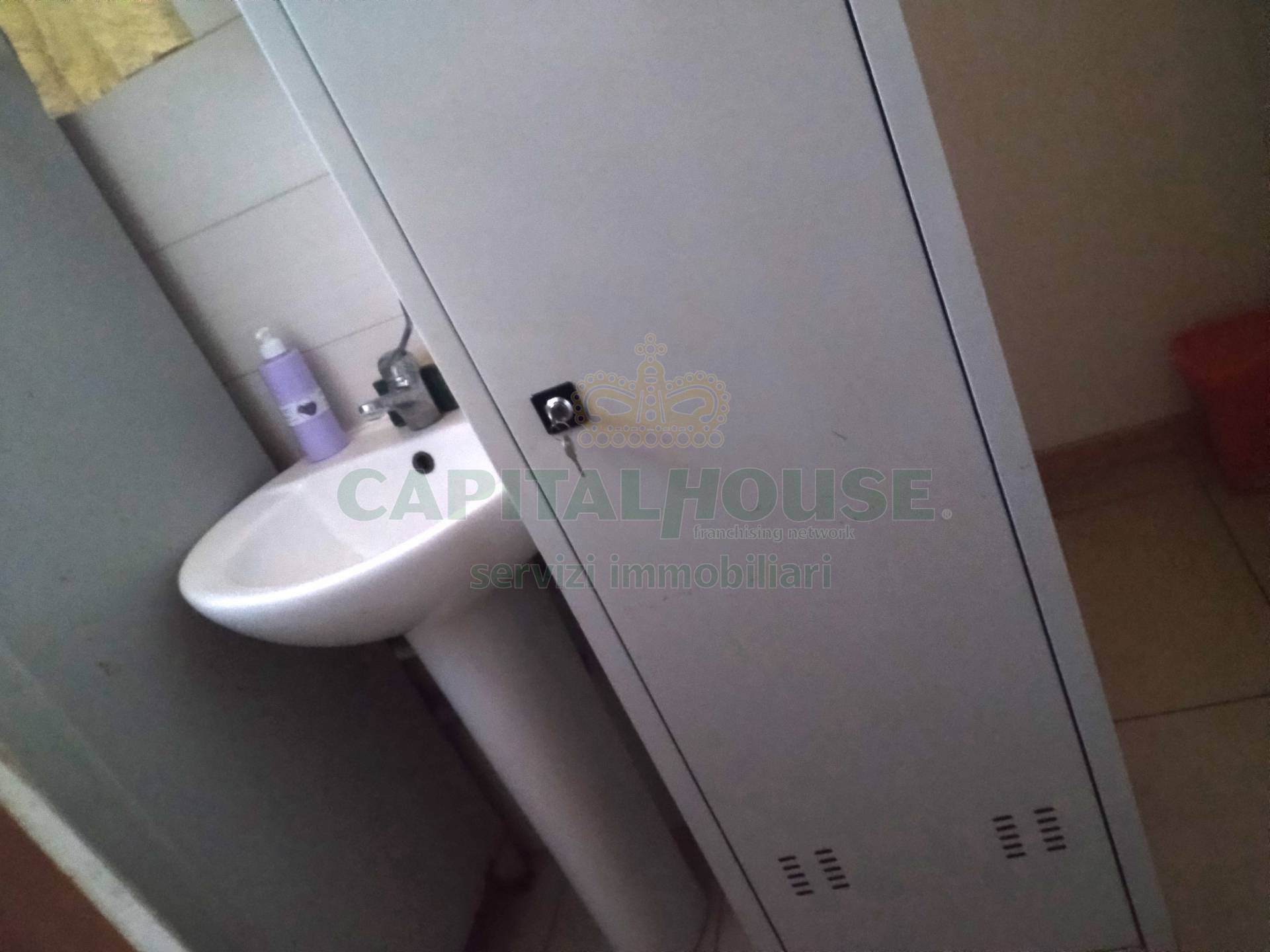 Commerciale in affitto a Curti