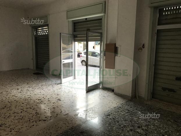 Commerciale in affitto a Santa Maria Capua Vetere, Zona Villa