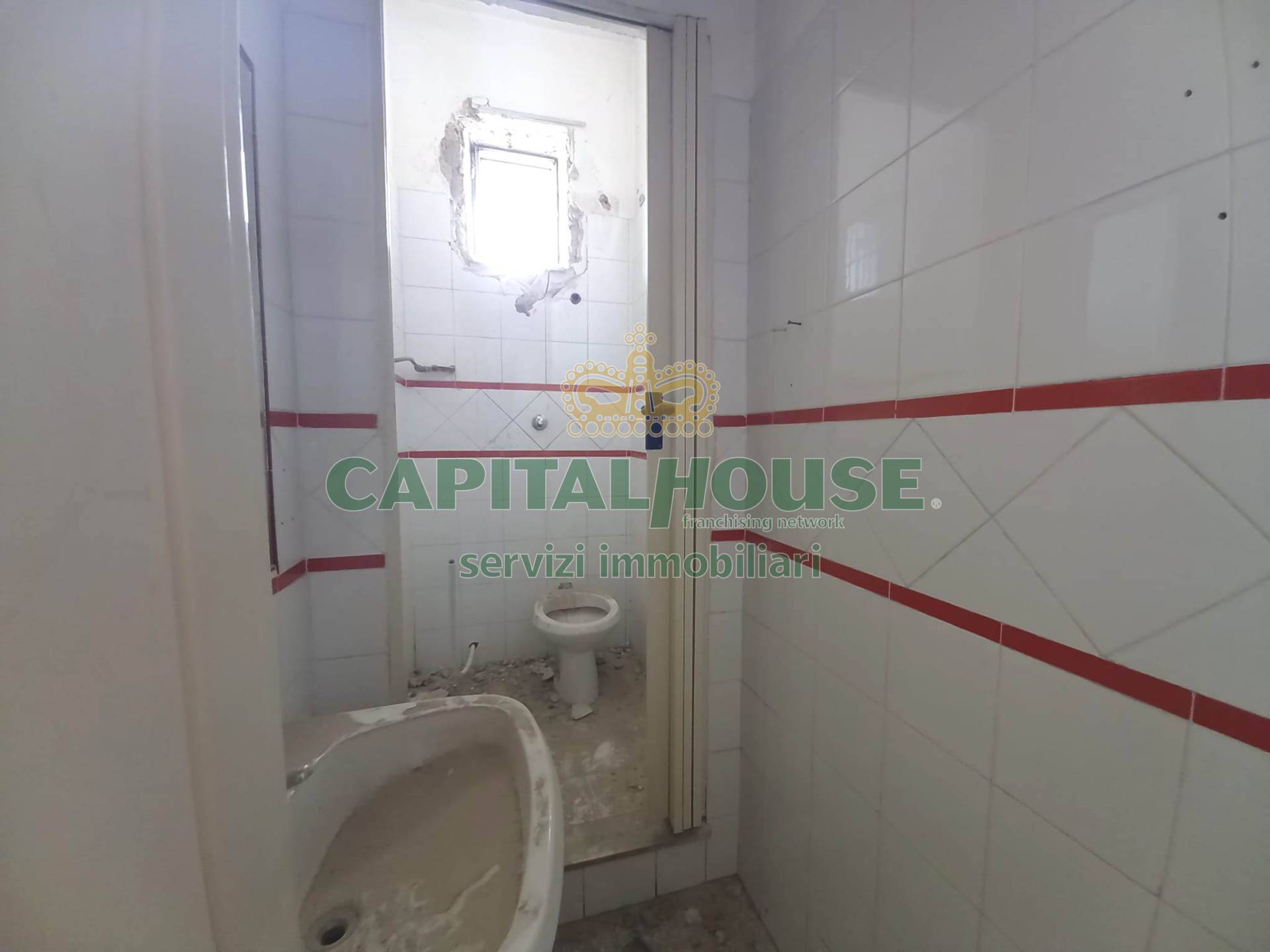 Commerciale in affitto a Capua, Sant'Angelo in Formis