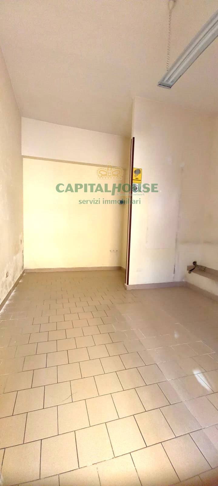 Commerciale in affitto a Capua