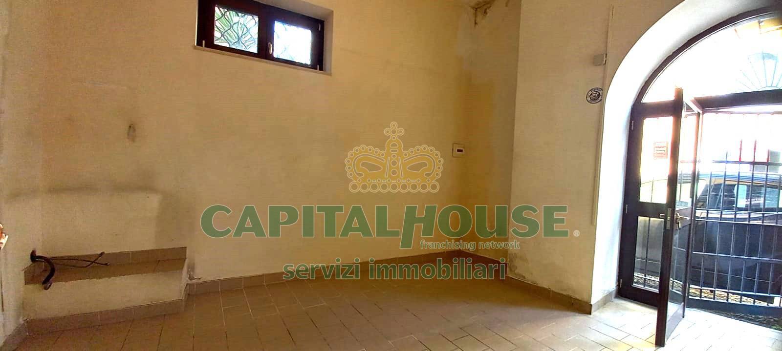 Commerciale in affitto a Capua