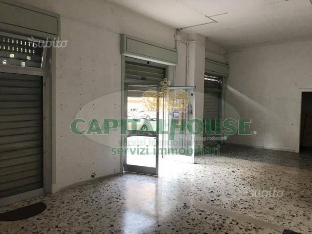 Commerciale in affitto a Santa Maria Capua Vetere, Zona Villa