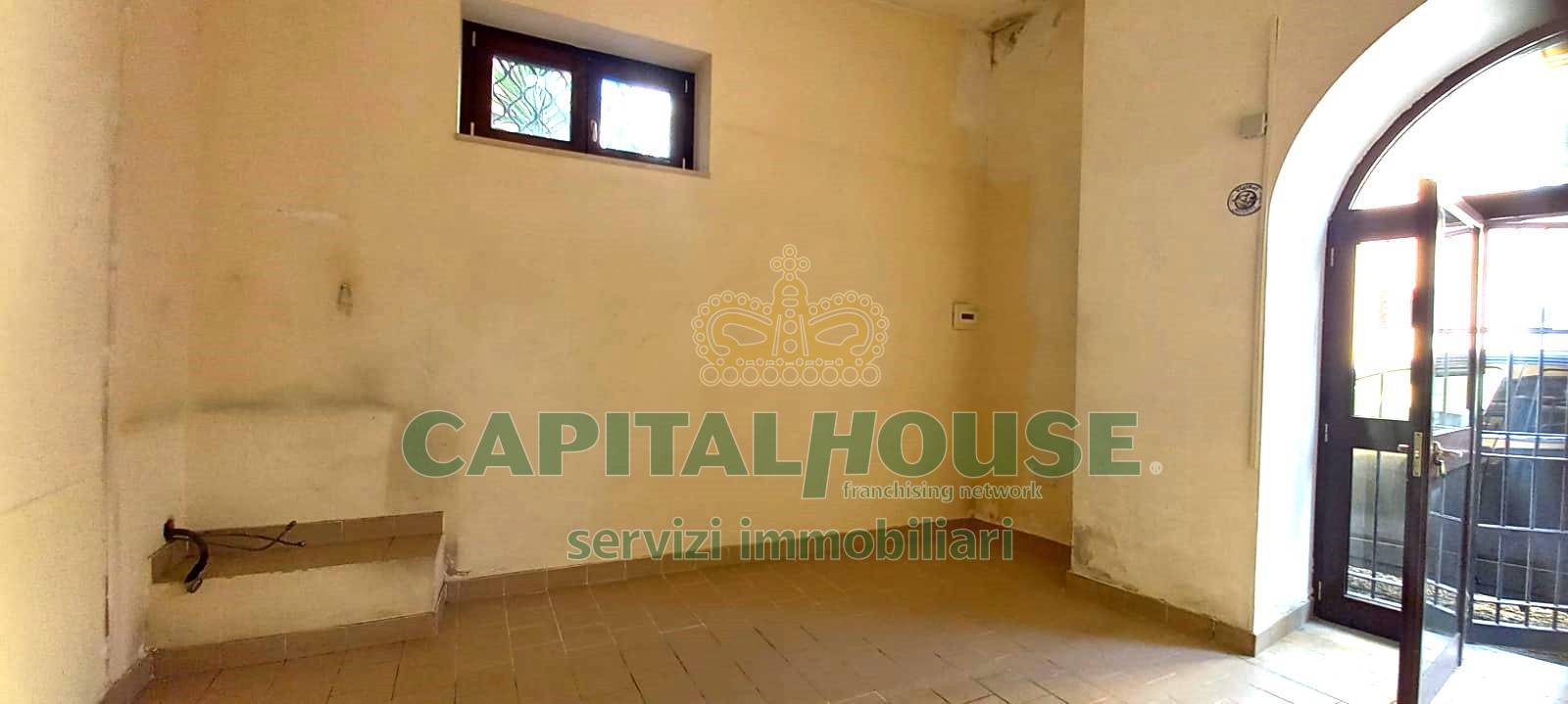 Commerciale in affitto a Capua