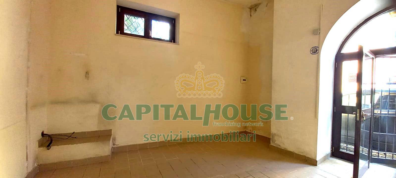Commerciale in affitto a Capua