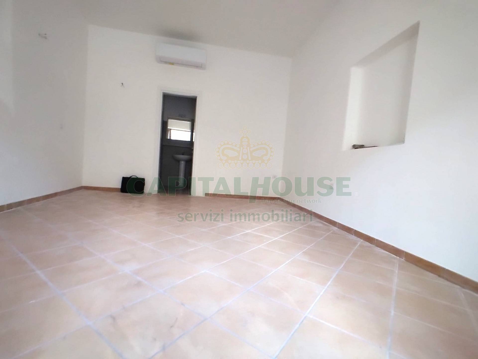 Commerciale in affitto a Capua, Sant'Angelo in Formis