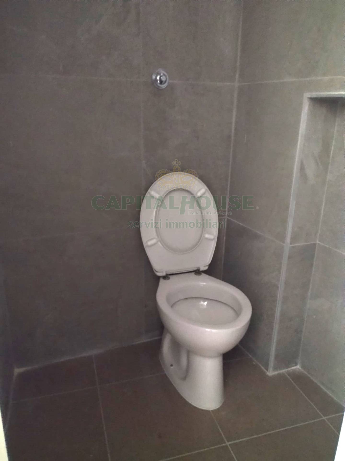 Commerciale in affitto a Capua, Sant'Angelo in Formis