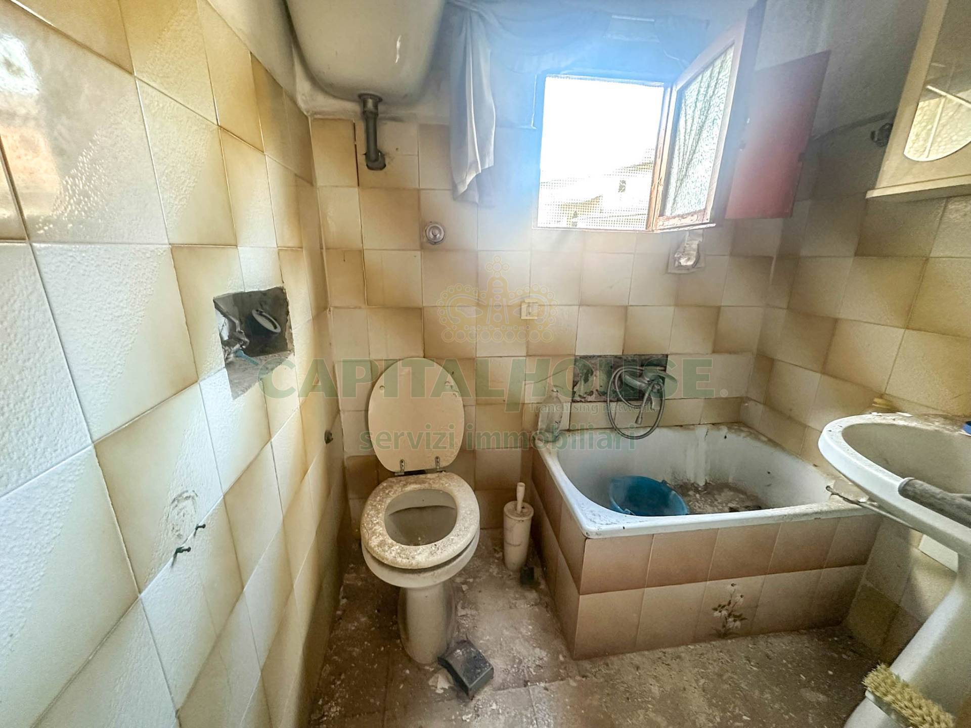 Appartamento in corte in vendita a San Prisco, Zona Centrale