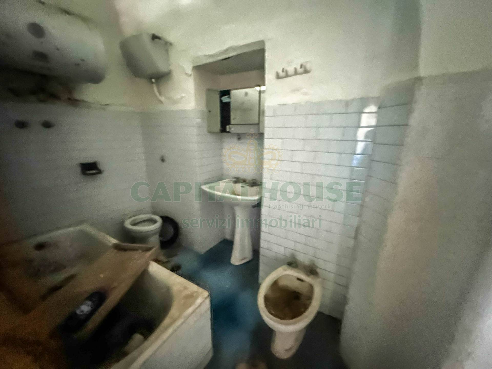 Appartamento in corte in vendita a San Prisco, Zona Centrale