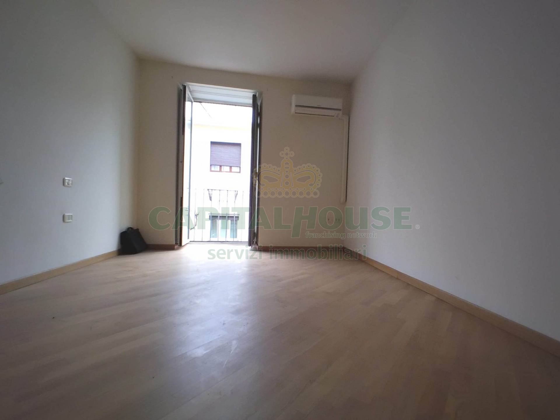 Appartamento in corte in affitto a Santa Maria Capua Vetere, Zona Stazione