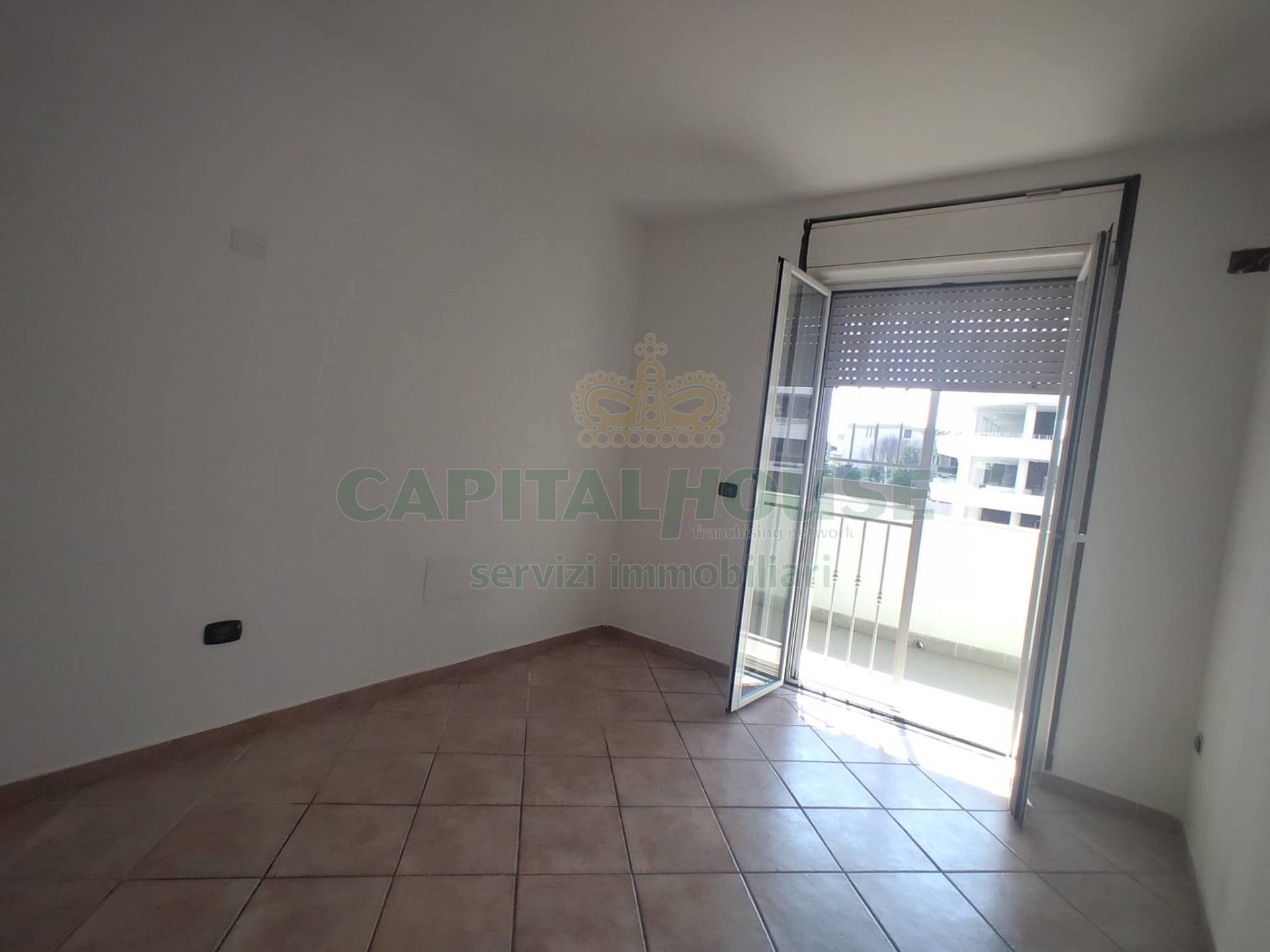 Appartamento in affitto a San Prisco, Zona Piscina