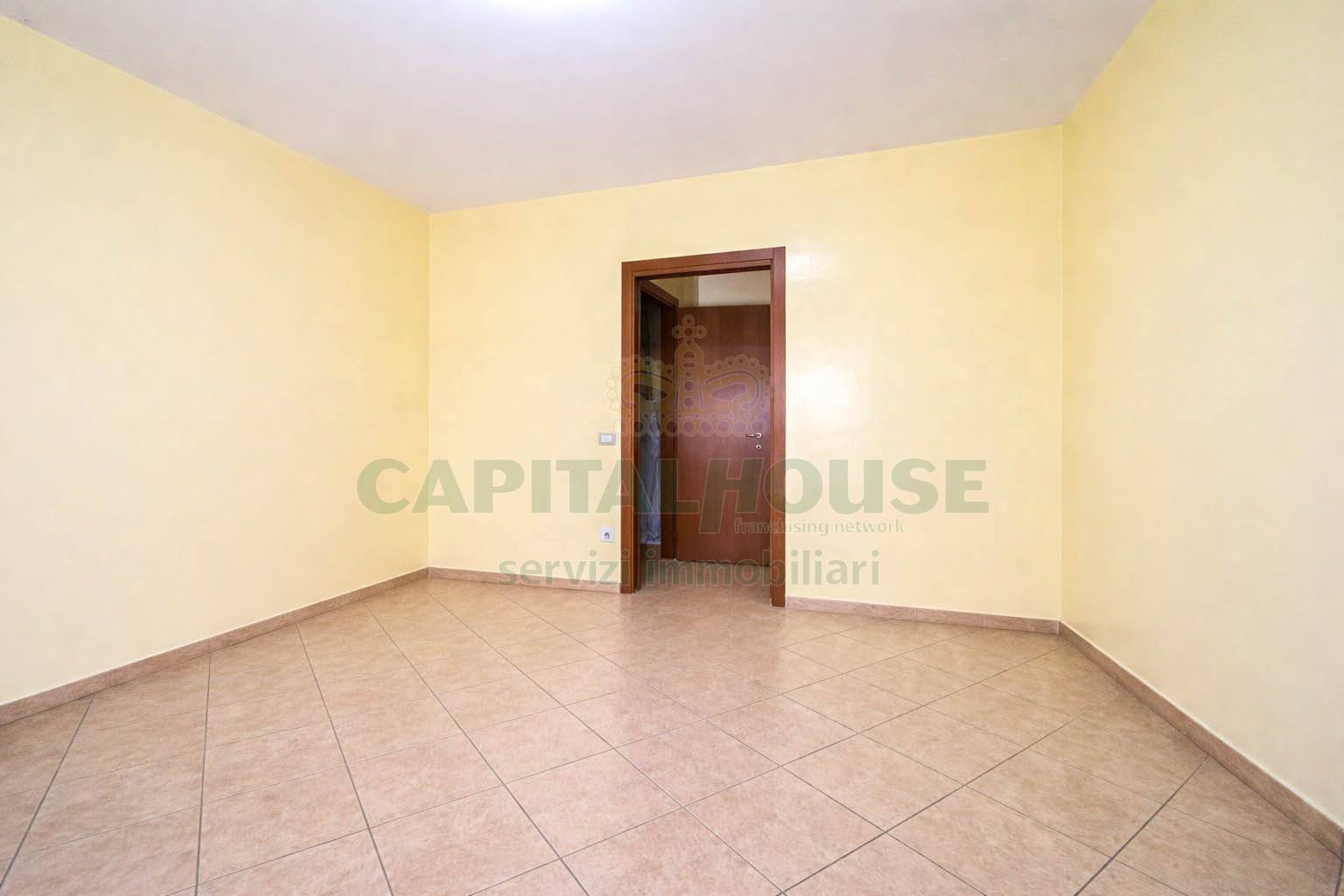 Appartamento in vendita a San Prisco, Zona Via Stellato