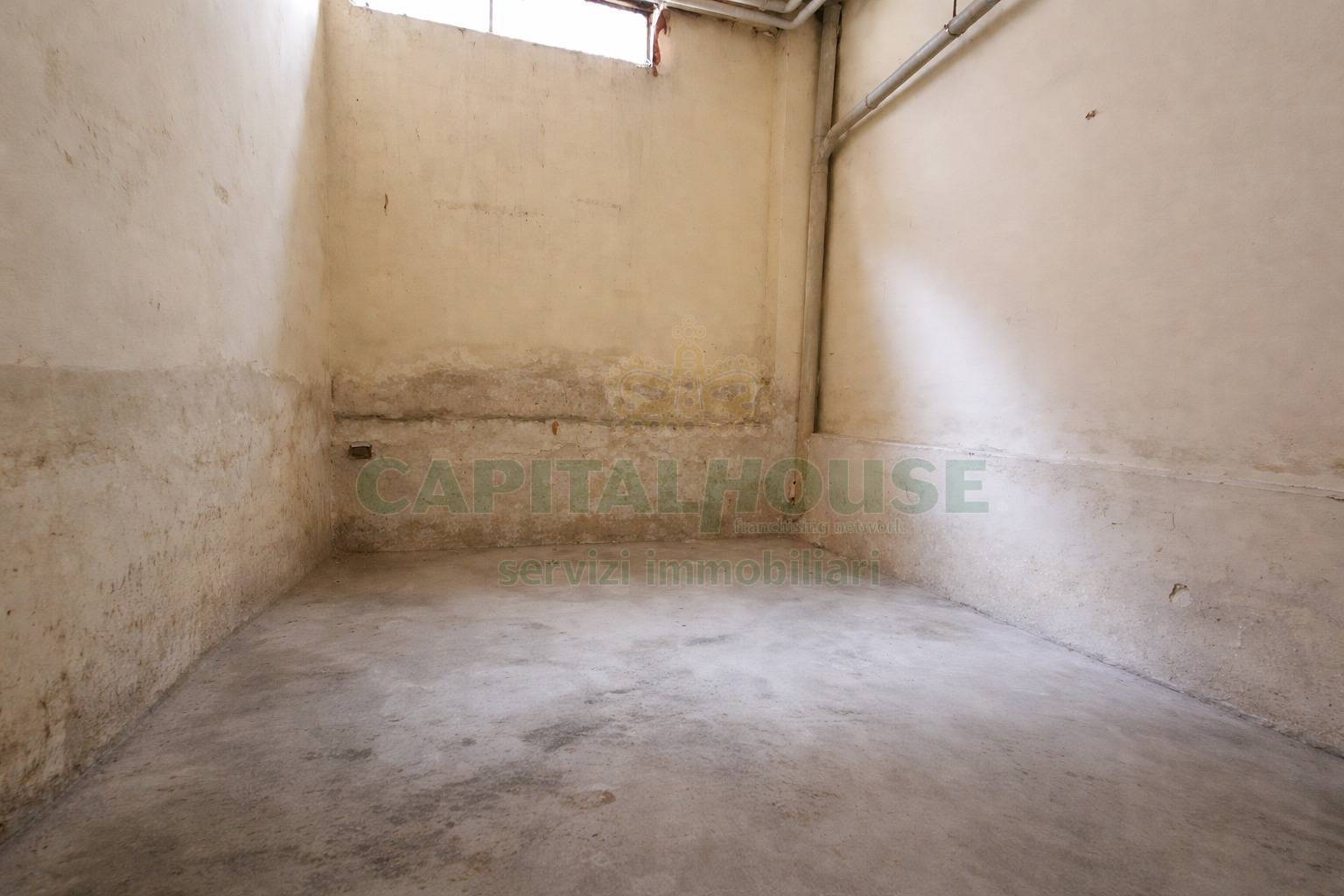 Box o garage in vendita a Capua