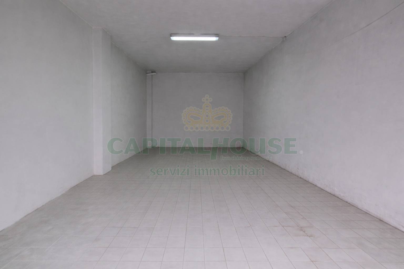 Box o garage in vendita a Capua