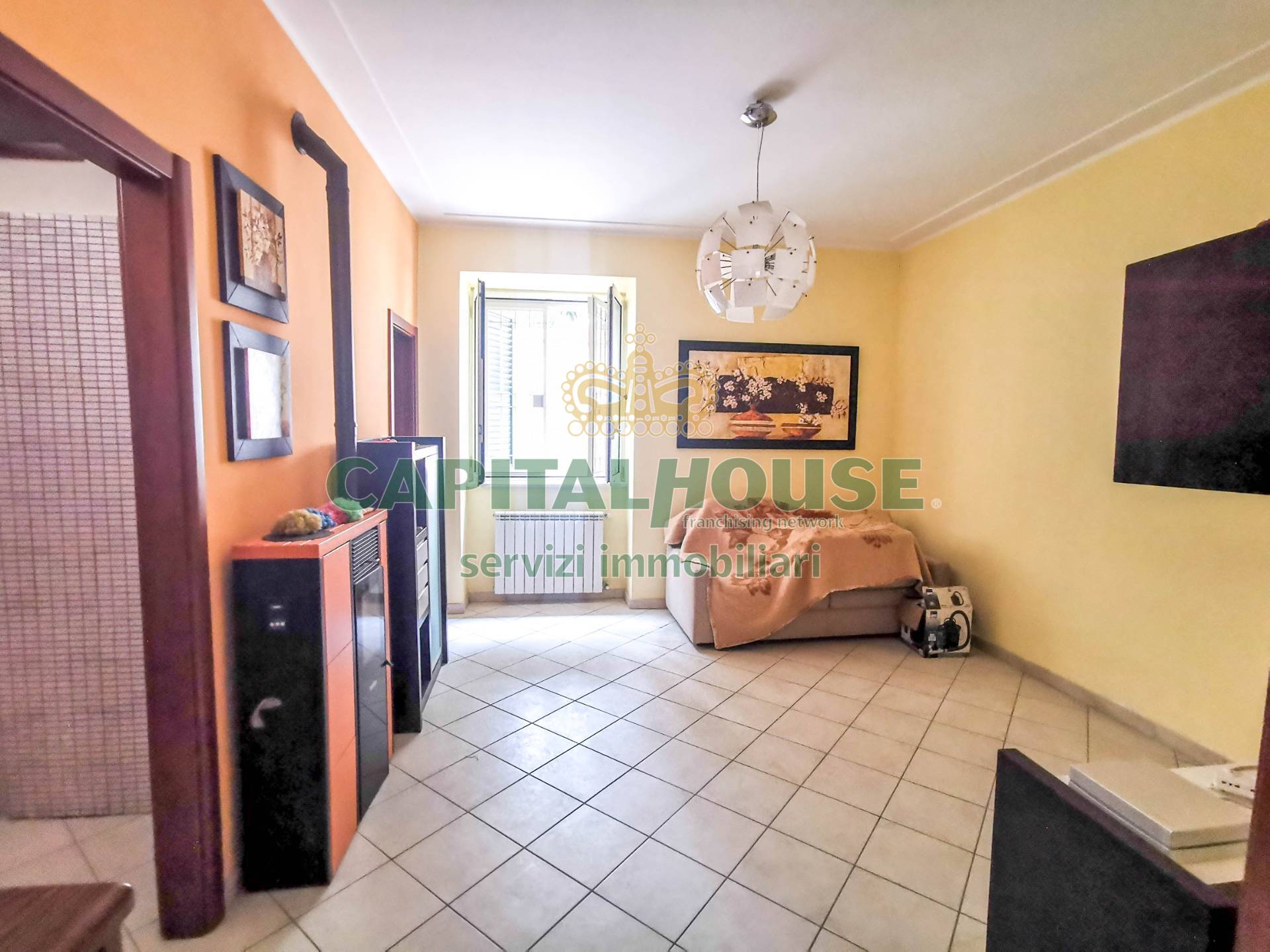 Appartamento in corte in vendita a San Prisco, Zona Centrale