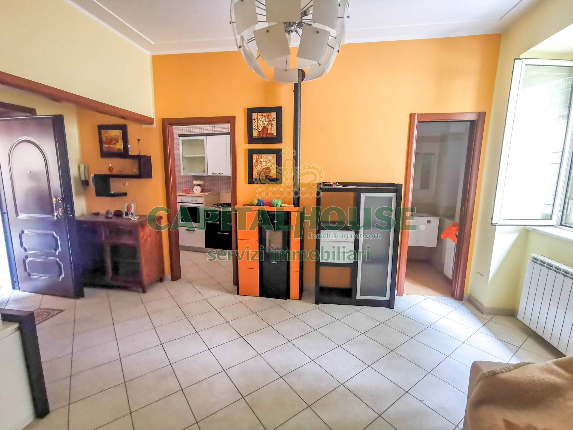 Appartamento in corte in vendita a San Prisco, Zona Centrale