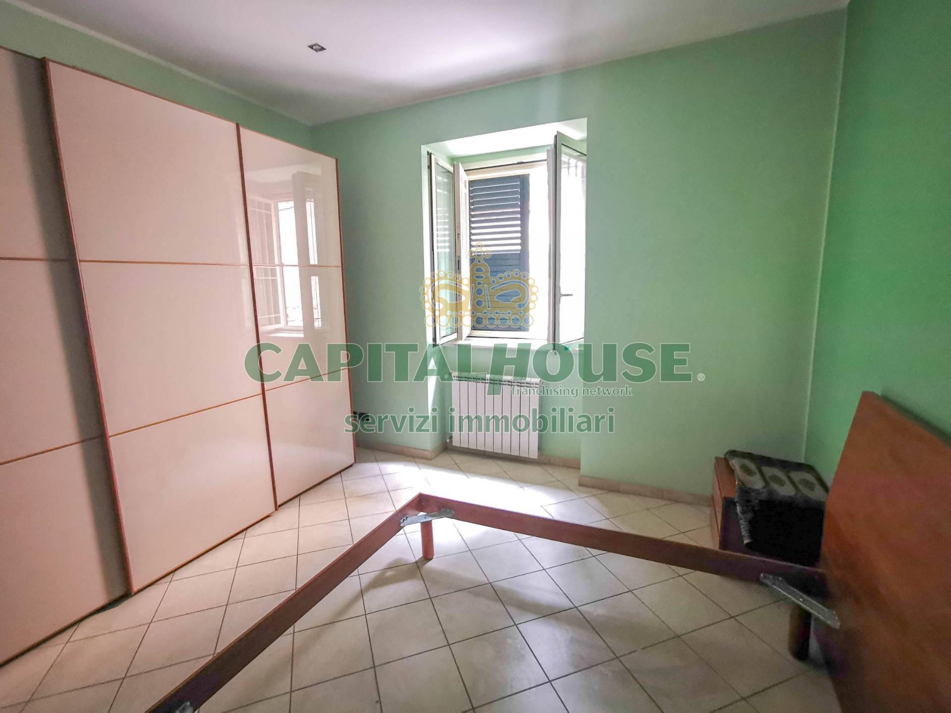 Appartamento in corte in vendita a San Prisco, Zona Centrale