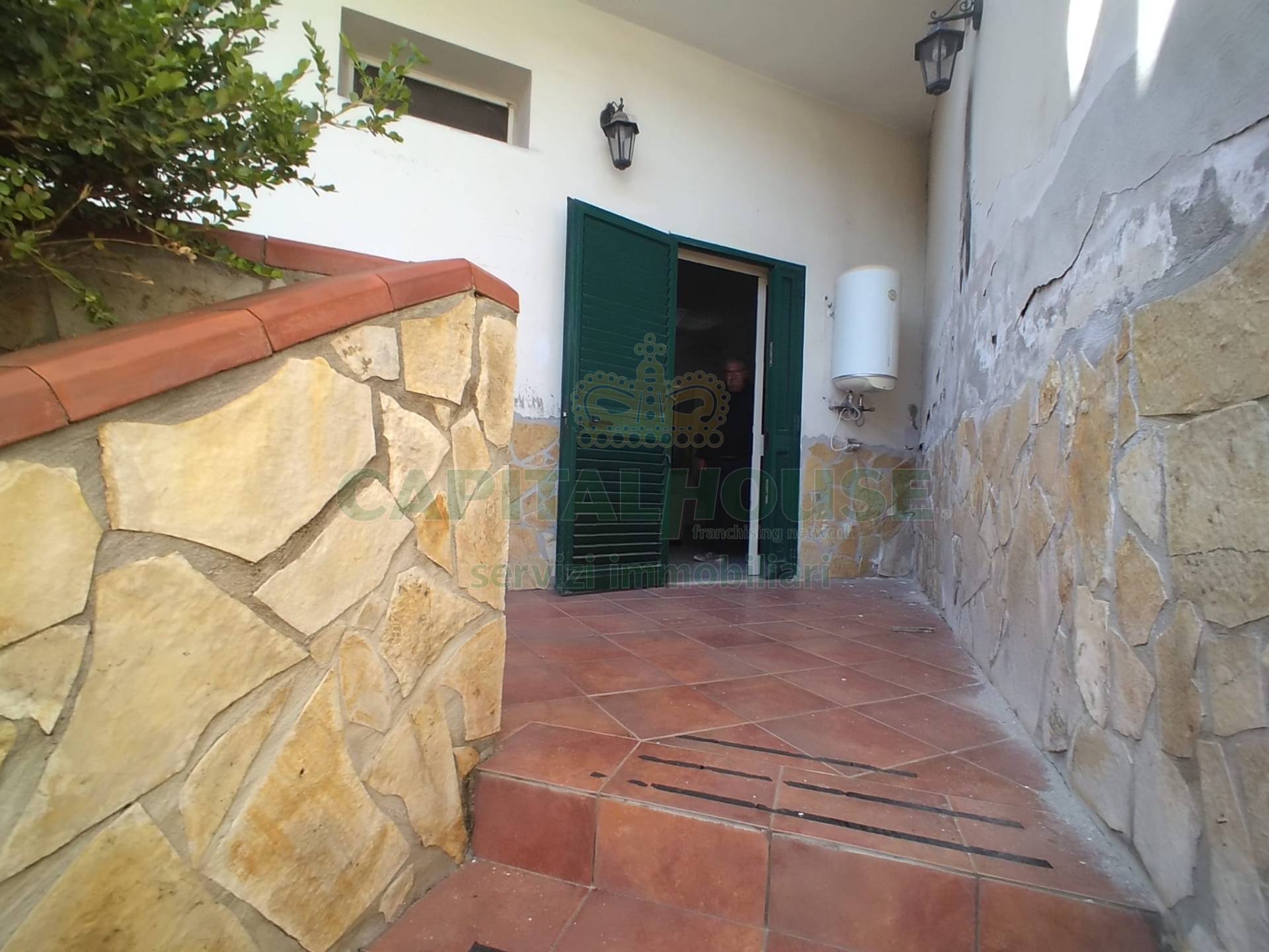 Appartamento in corte in affitto a Santa Maria Capua Vetere, Zona Sant'Erasmo