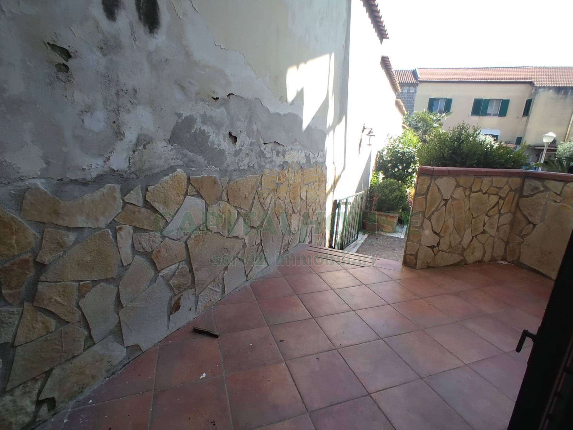 Appartamento in corte in affitto a Santa Maria Capua Vetere, Zona Sant'Erasmo