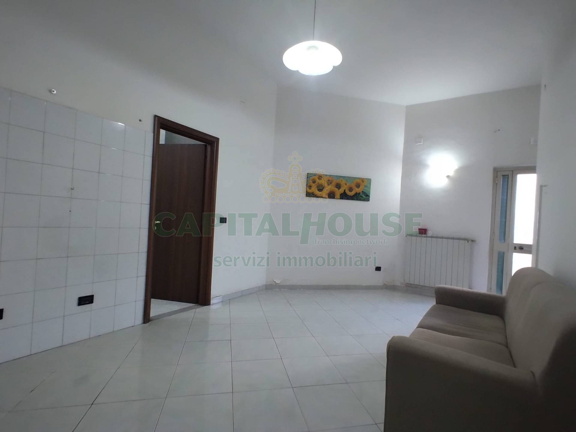 Appartamento in corte in affitto a Santa Maria Capua Vetere, Zona Sant'Erasmo