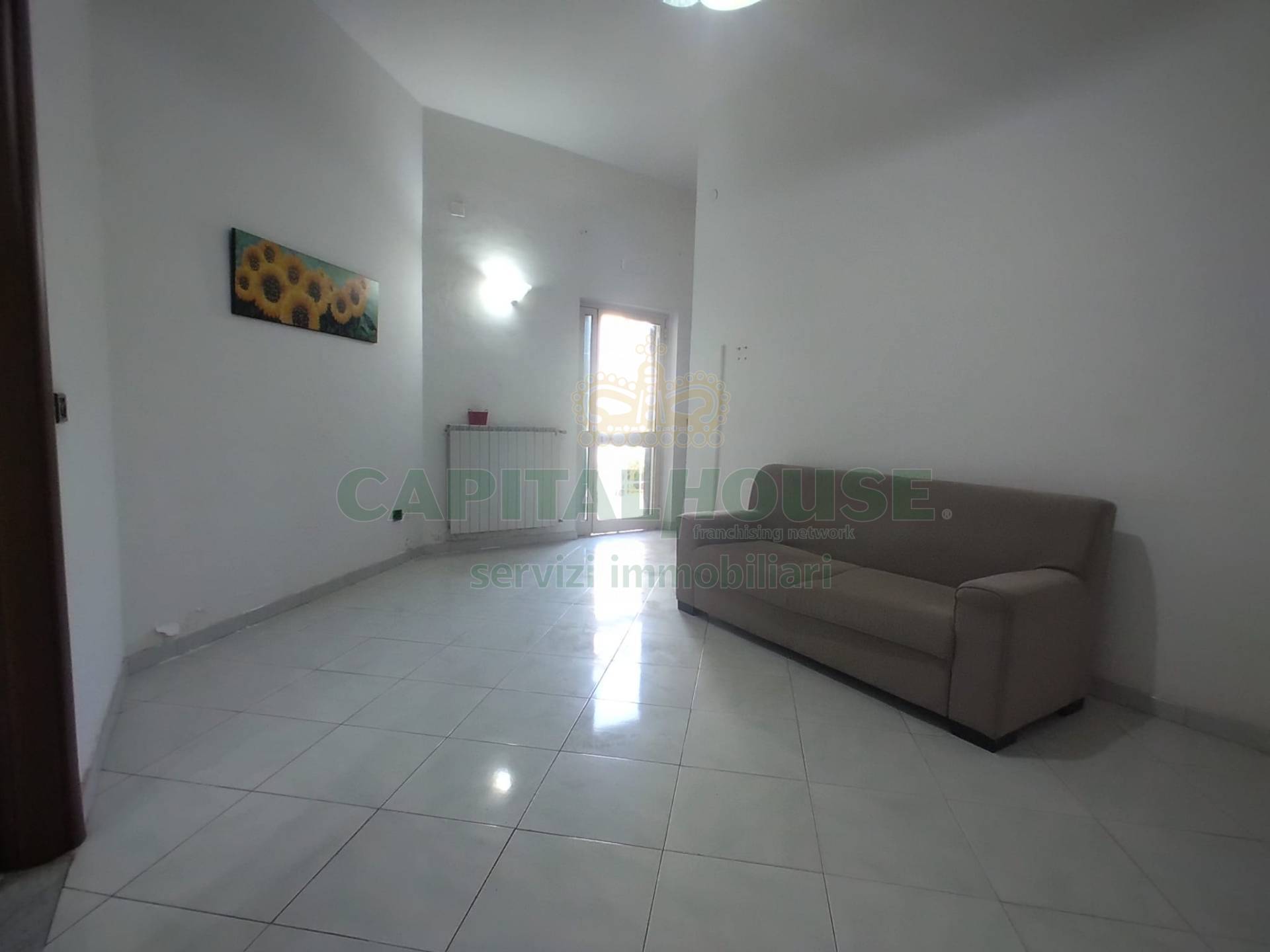 Appartamento in corte in affitto a Santa Maria Capua Vetere, Zona Sant'Erasmo