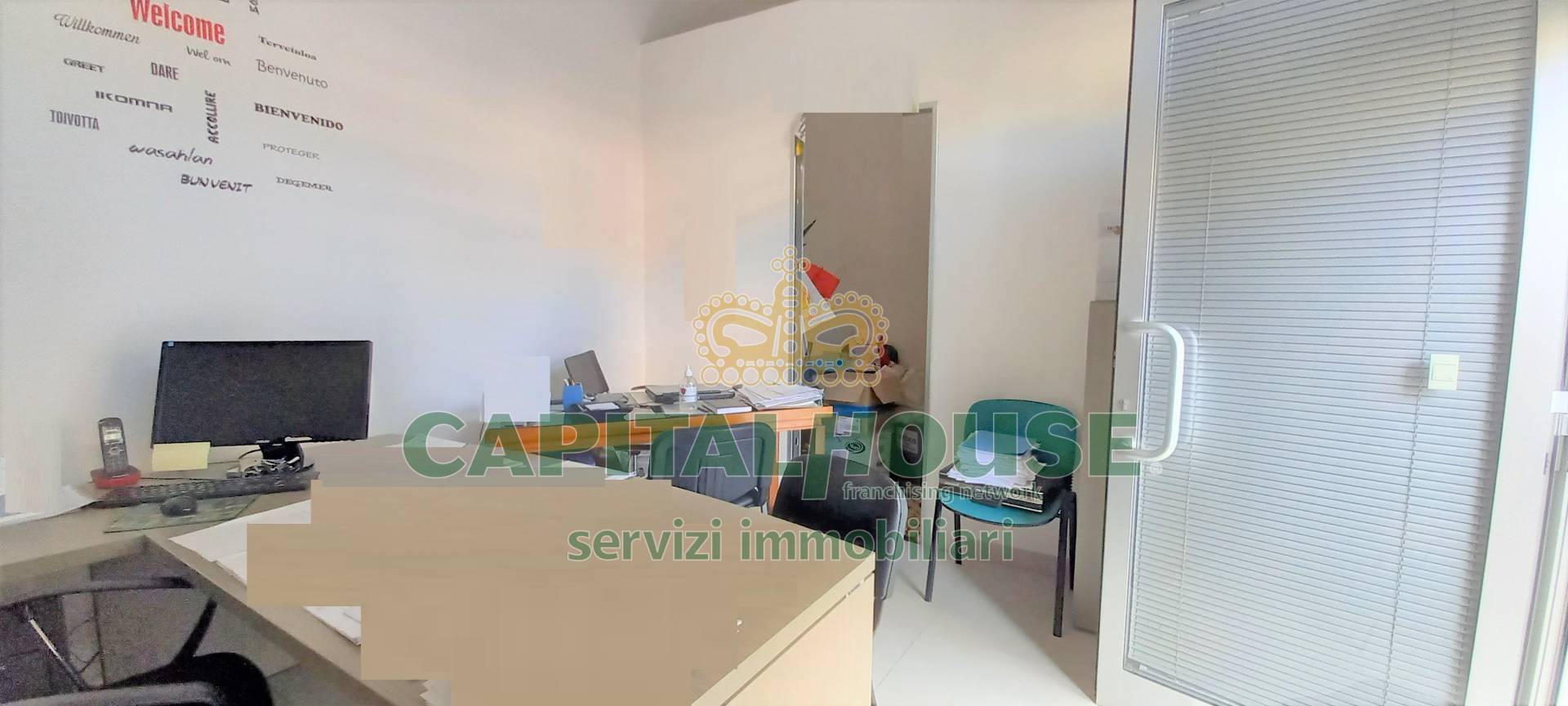 Commerciale in affitto a Santa Maria Capua Vetere, Zona Tribunale