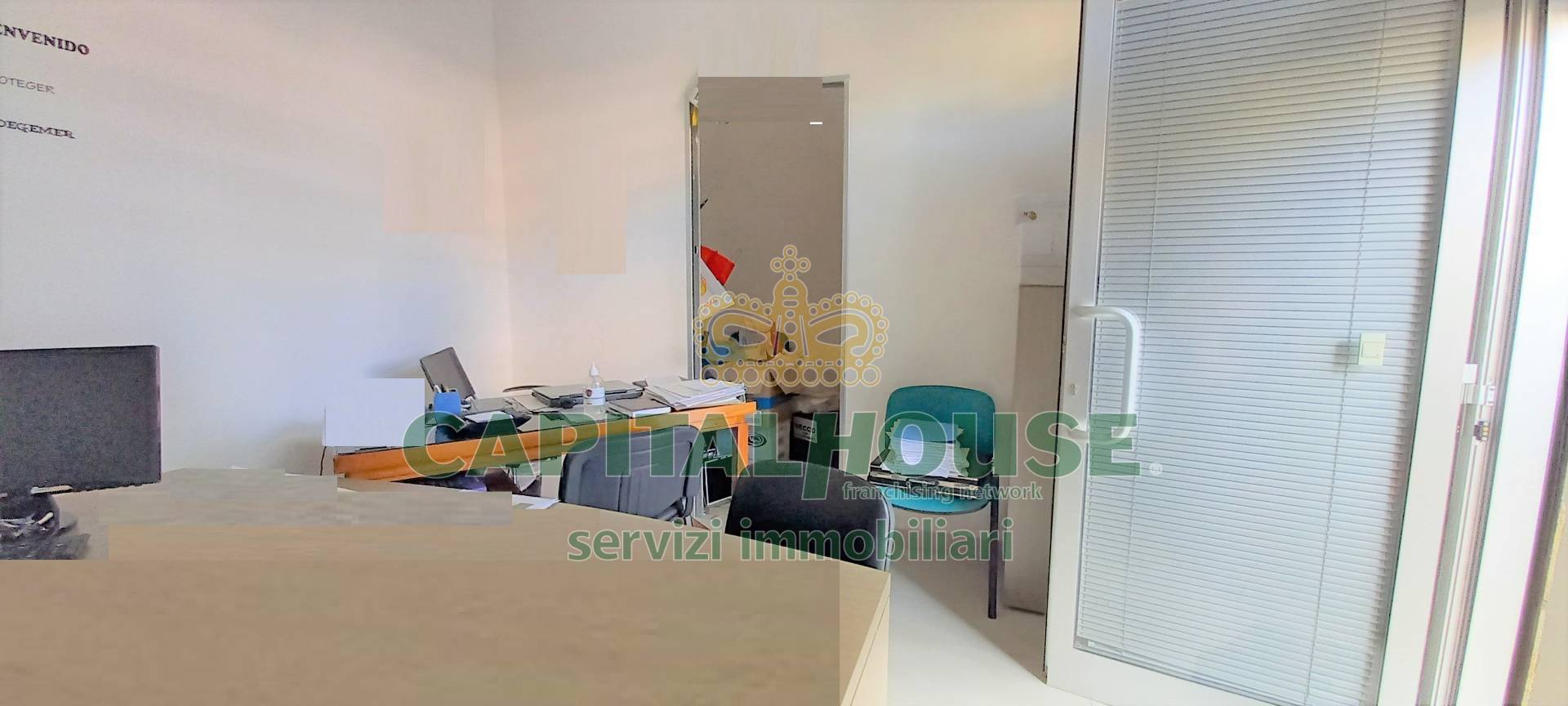 Commerciale in affitto a Santa Maria Capua Vetere, Zona Tribunale